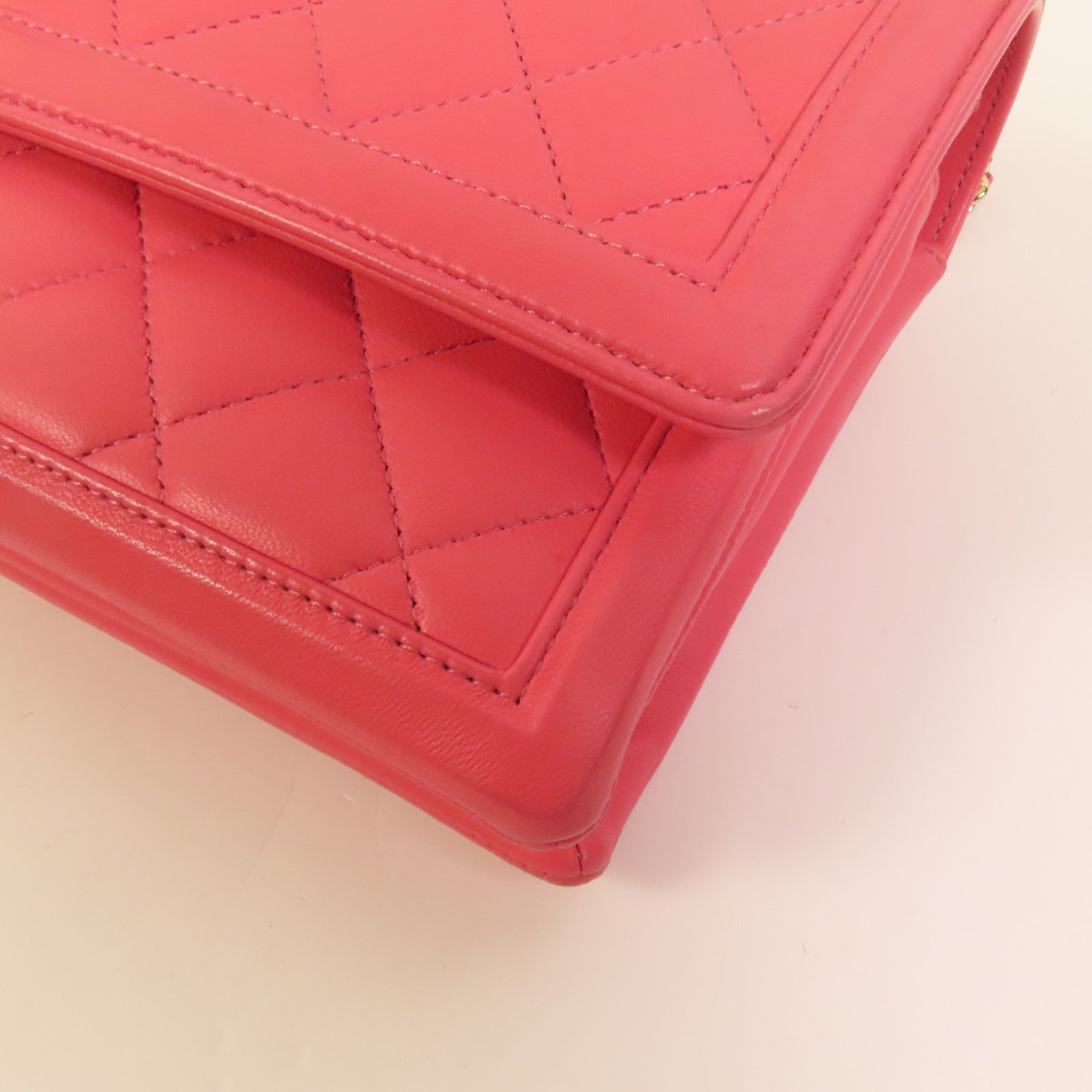 CHANEL 羊皮皮革Qulited Medium金扣肩背袋