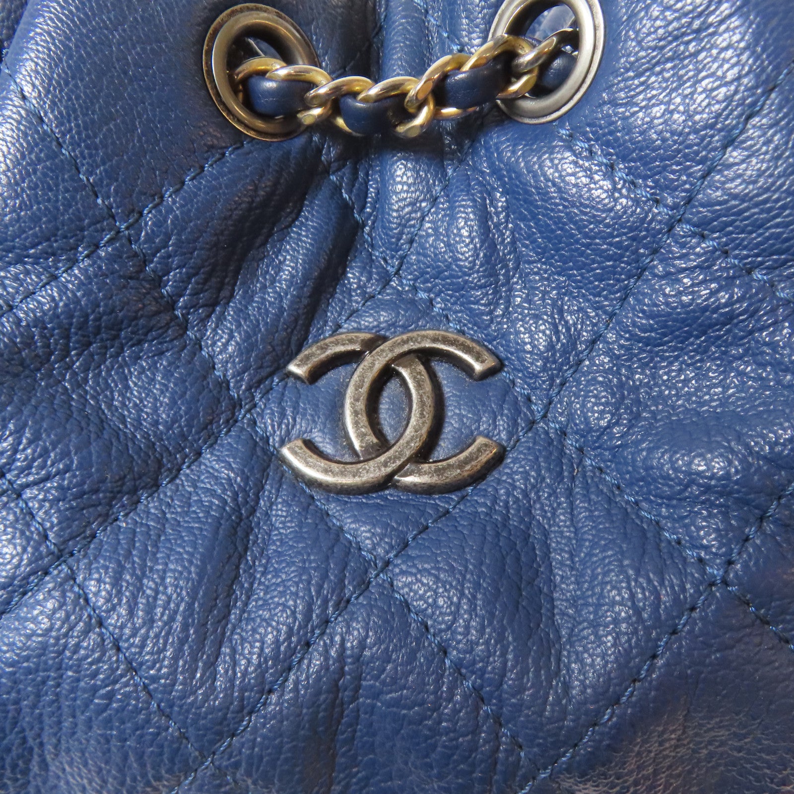 CHANEL 菱格牛皮皮革Gabrielle Backpack金扣/銀扣鏈帶背包藍色
