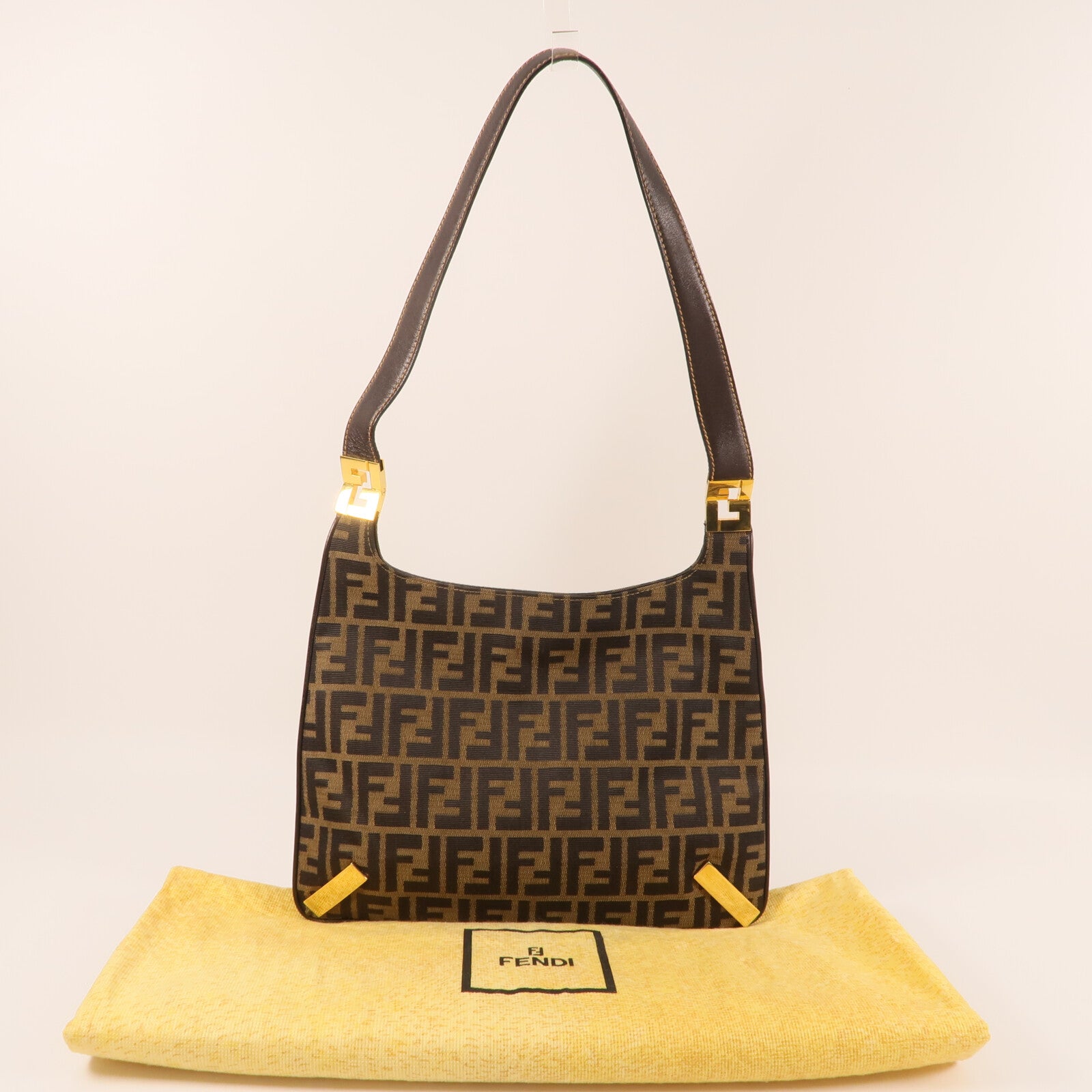 FENDI 帆布Zucca Hobo Bag金扣肩背袋