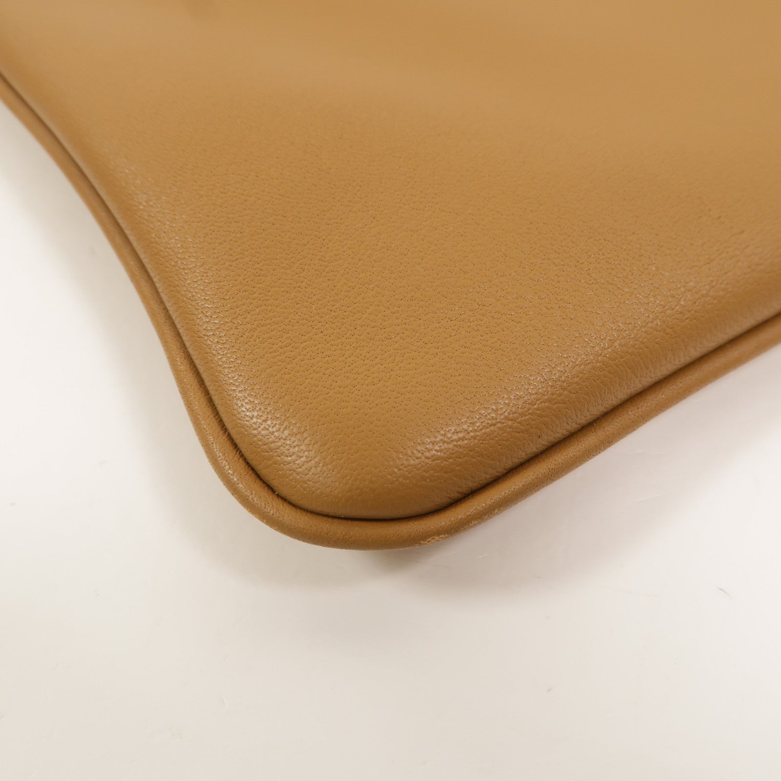 PRADA 牛皮皮革Shoulder Pouch肩背袋