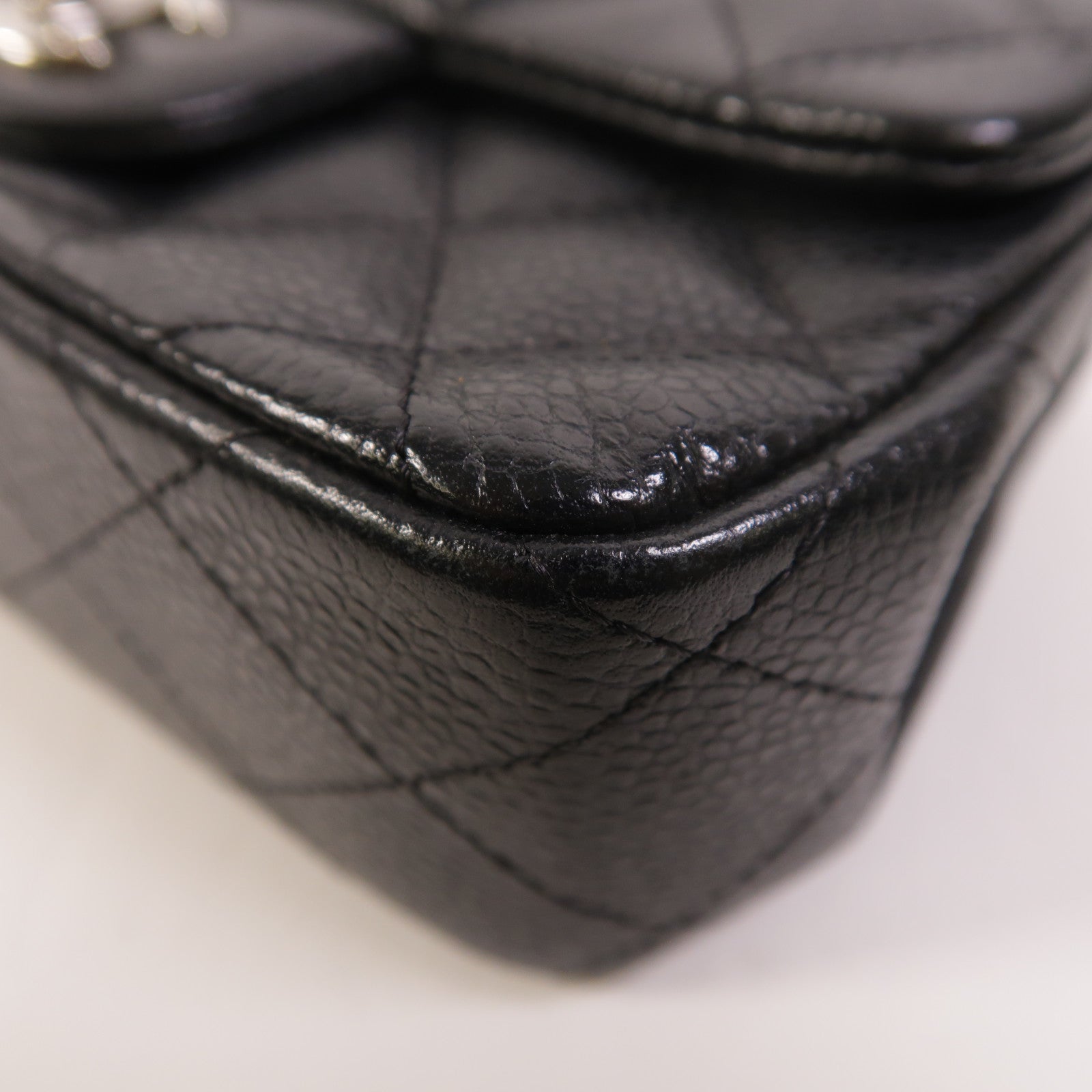 CHANEL 牛皮皮革Classic Extra Mini Flap Bag銀扣鏈帶肩背袋