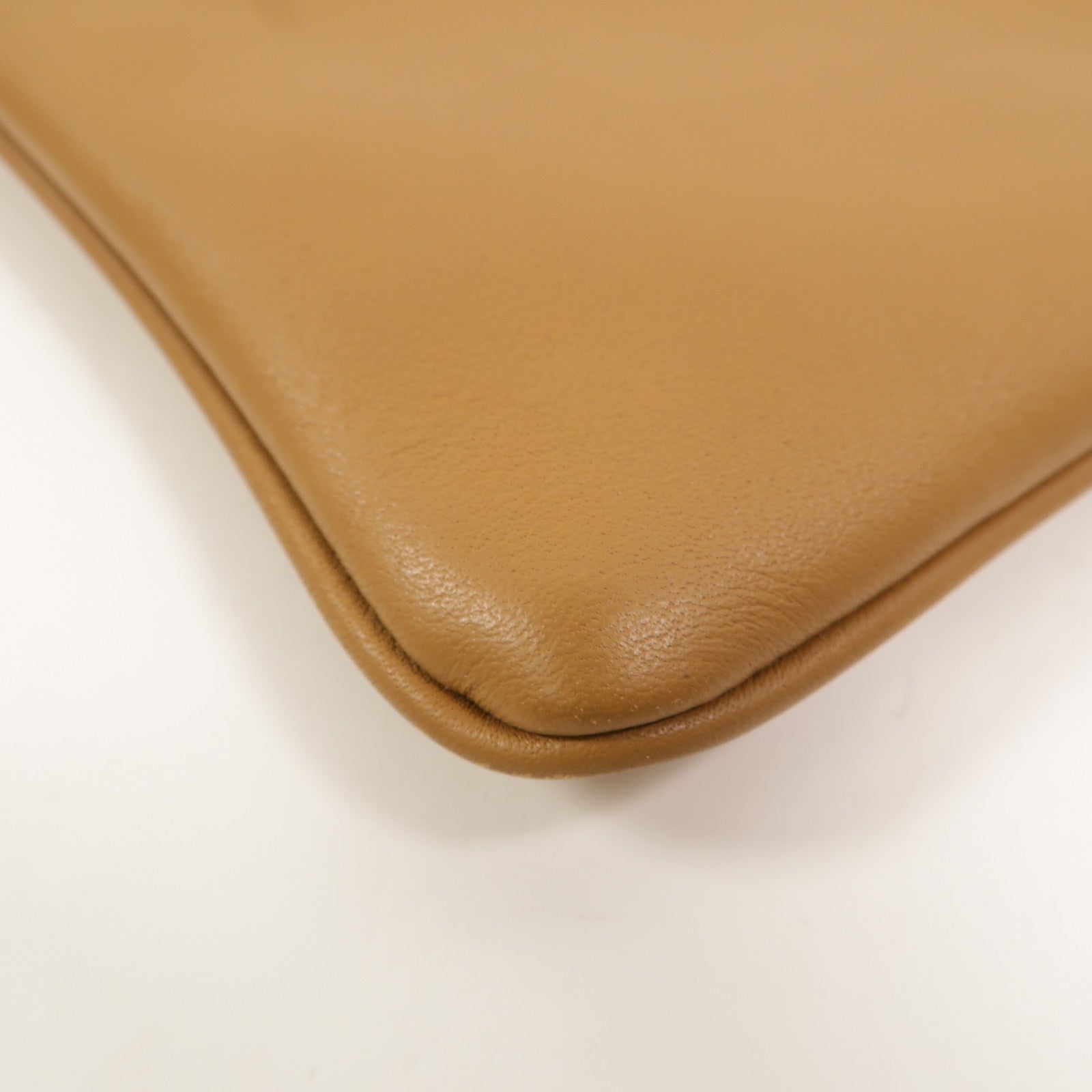 PRADA 牛皮皮革Shoulder Pouch肩背袋