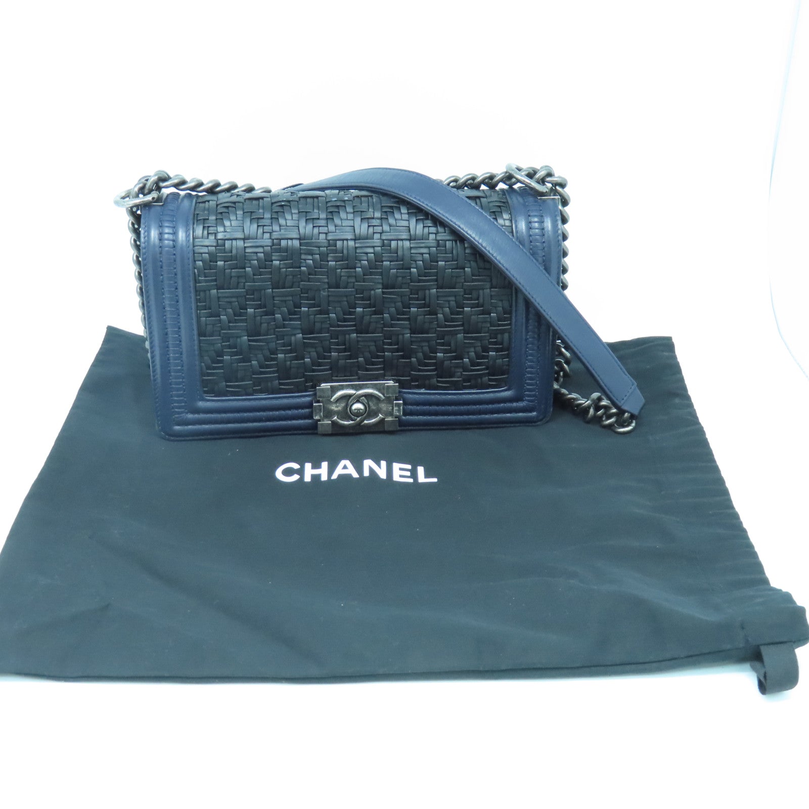 CHANEL 【清倉大減價】牛皮皮革Boy Chanel銀扣鏈帶肩背袋黑色藍色