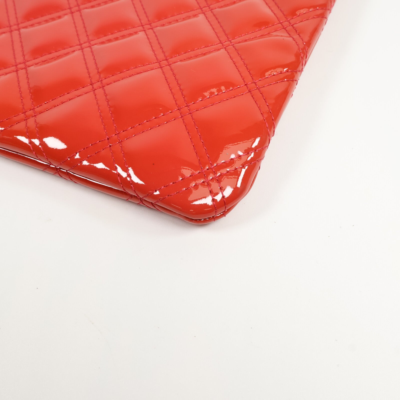 CHANEL 漆皮皮革Matelasse O-Case Clutch手拿包
