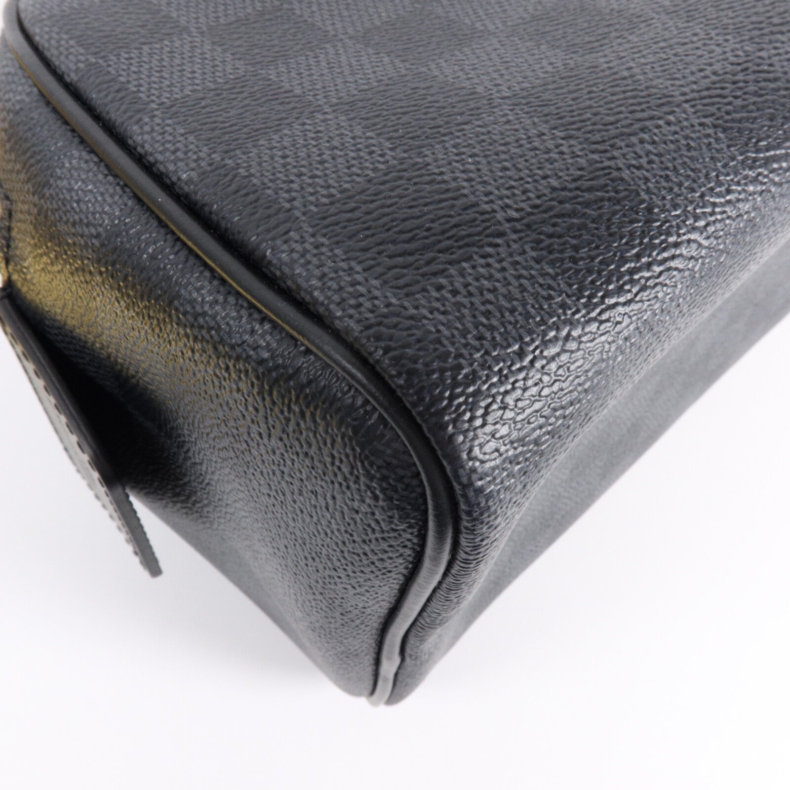 LOUIS VUITTON Damier Graphite Dopp Kit Toilet Pouch手拿包