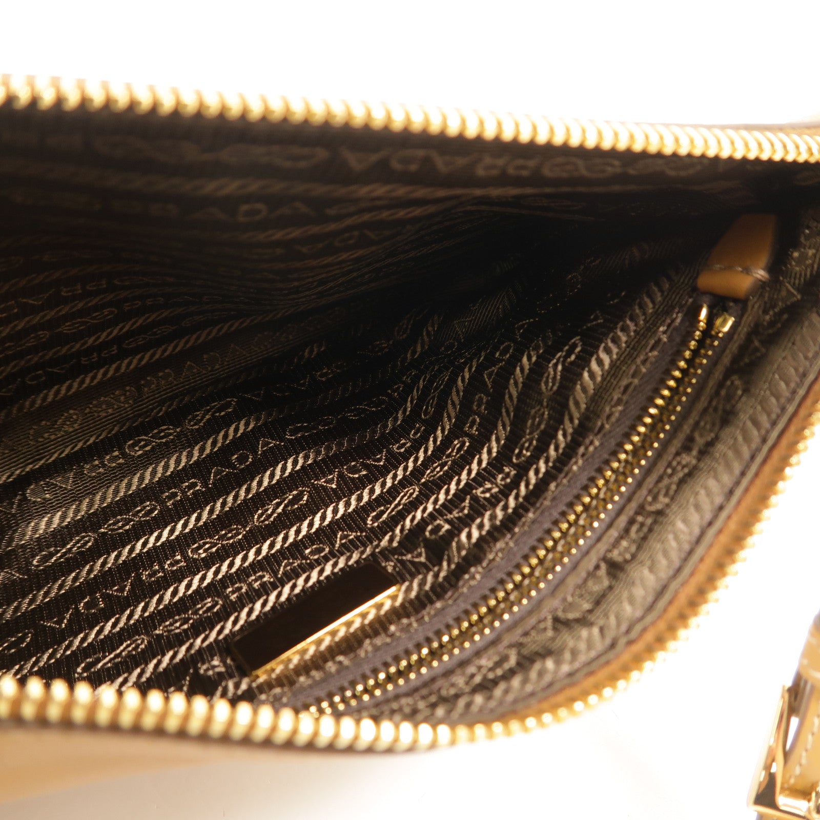 PRADA 牛皮皮革Shoulder Pouch肩背袋