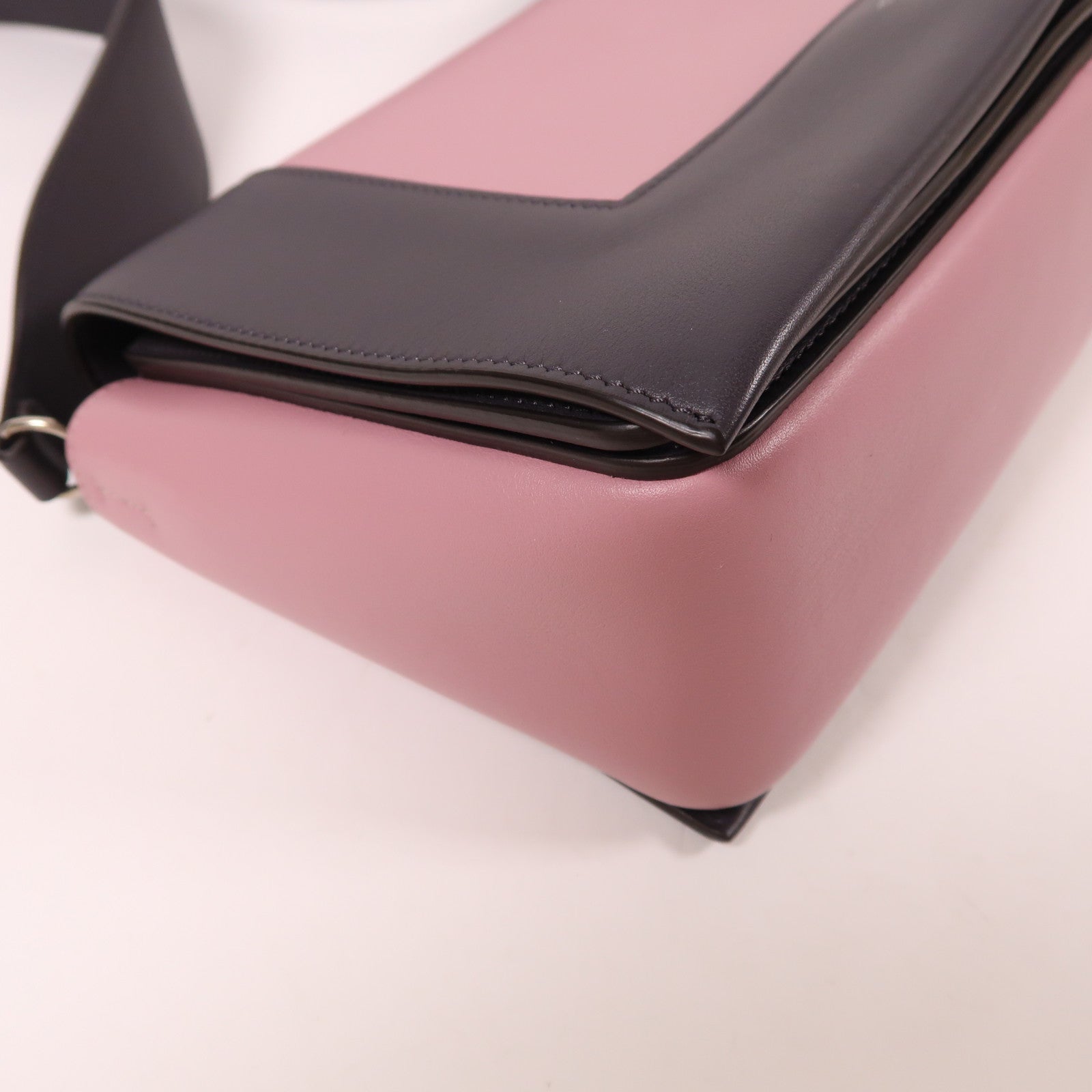CELINE【激減優惠】 牛皮皮革Frame銀扣肩背袋