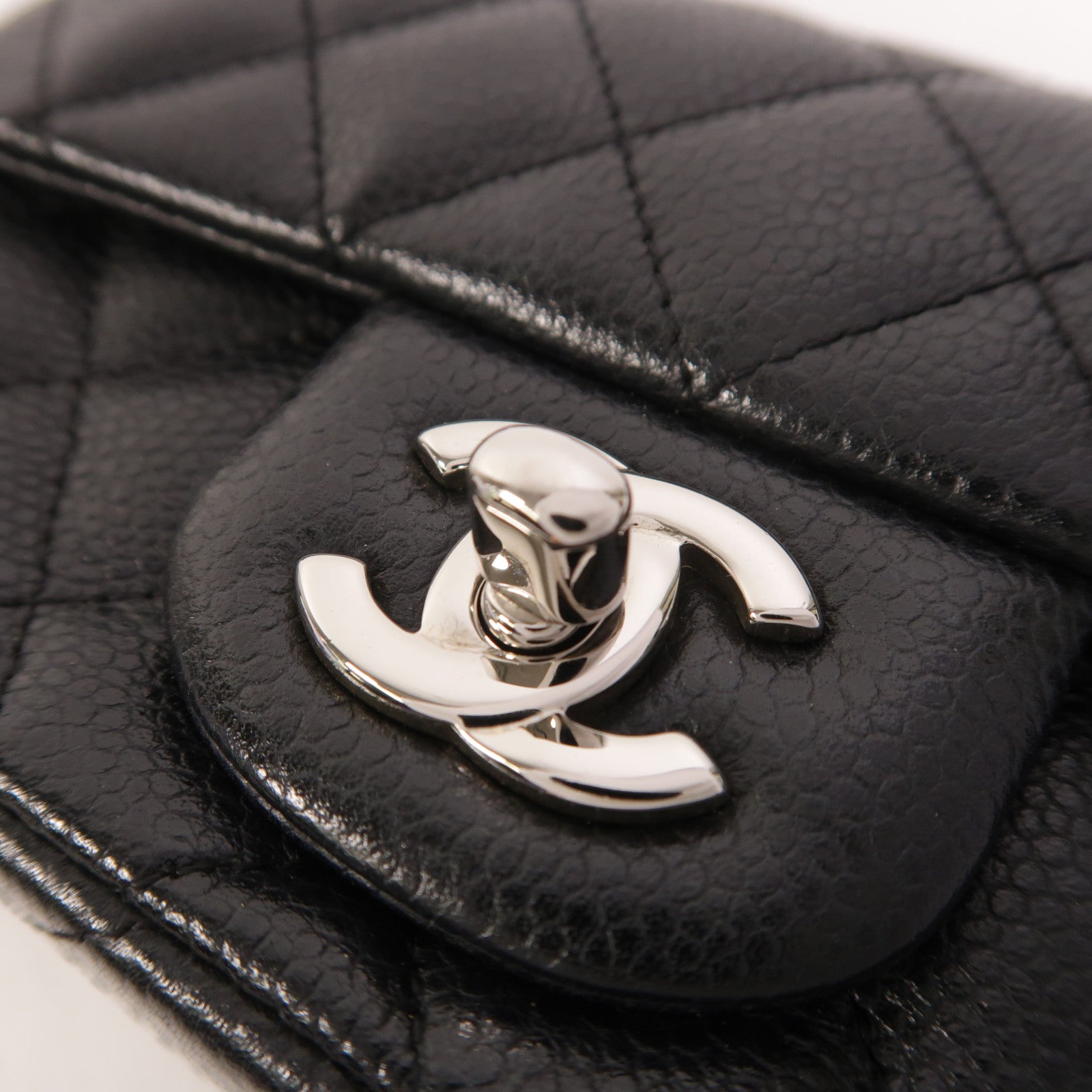 CHANEL 牛皮皮革Classic Extra Mini Flap Bag銀扣鏈帶肩背袋