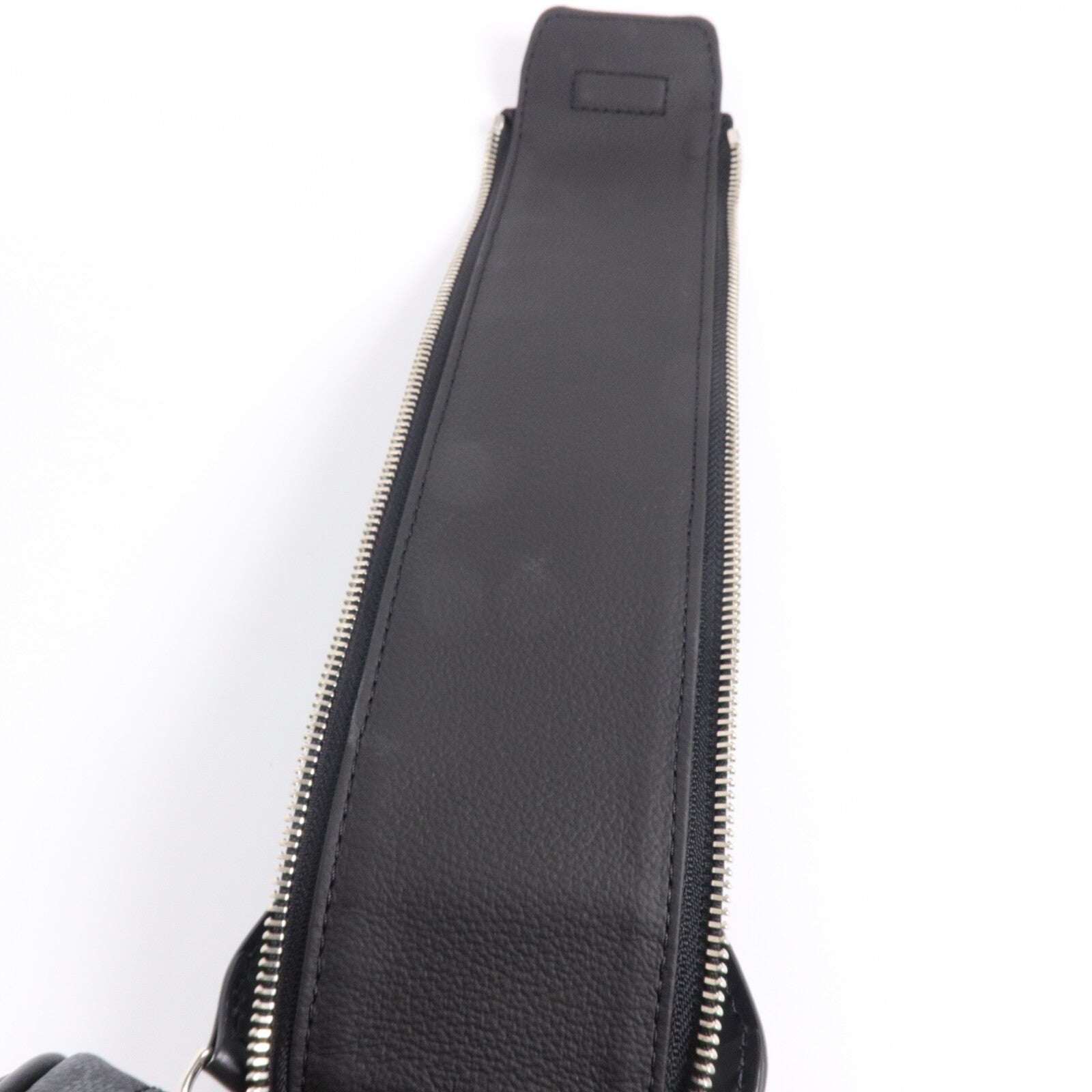 LOUIS VUITTON Damier Graphite Dopp Kit Toilet Pouch手拿包
