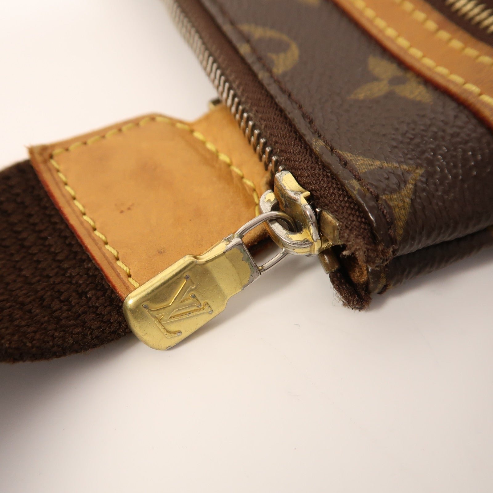 LOUIS VUITTON Monogram Pochette Bosphore金扣肩背袋棕色
