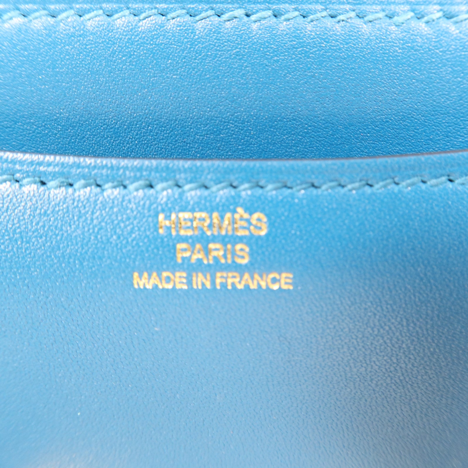 HERMES Tadelakt皮革Constance Mini金扣肩背袋Bleu Izmir