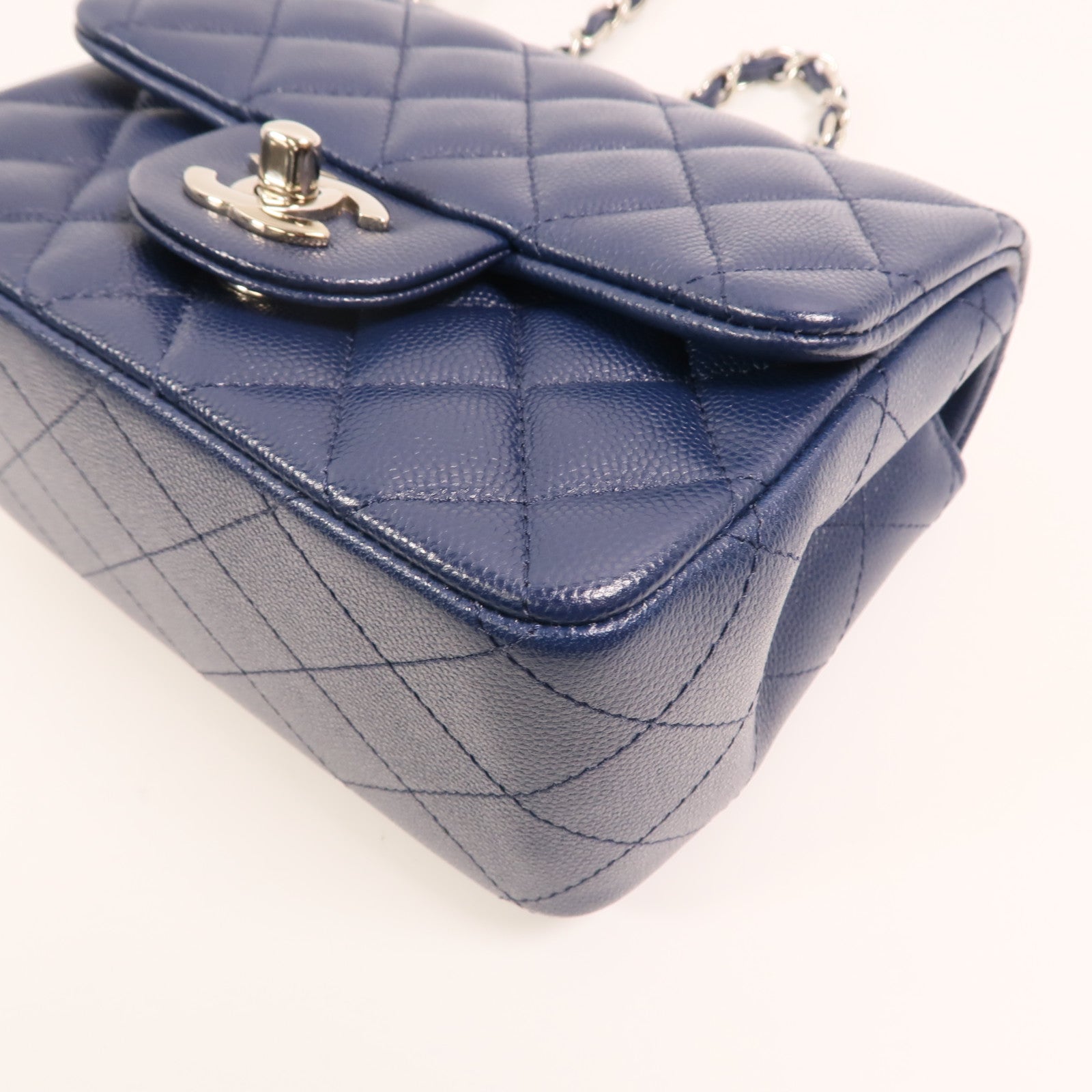 CHANEL 牛皮皮革Classic 17銀扣鏈帶肩背袋