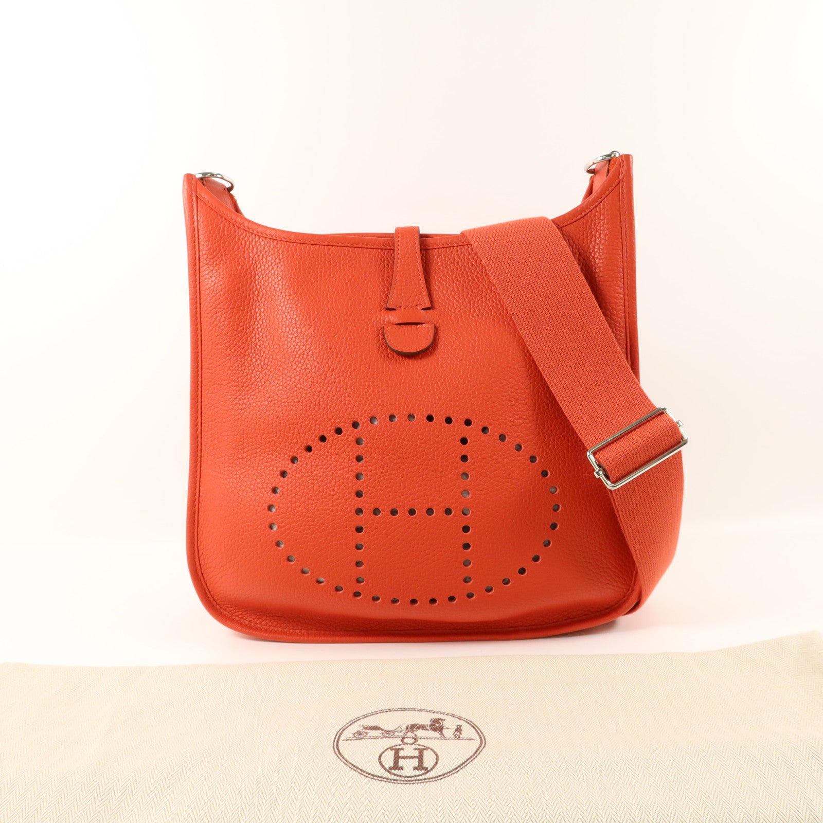 HERMES Clemence皮革Evelyne PM肩背袋Rouge Tomate