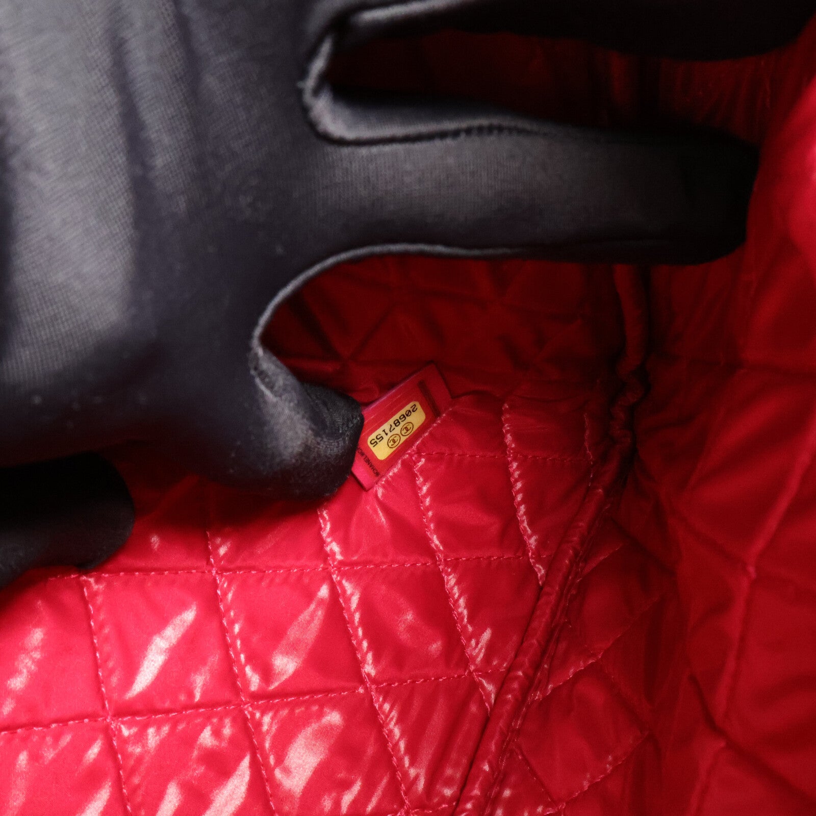 CHANEL 漆皮皮革Matelasse O-Case Clutch手拿包