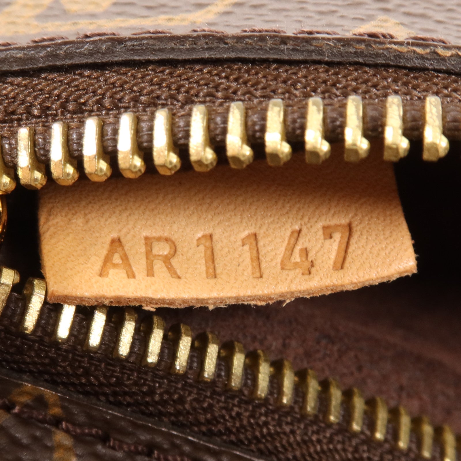 LOUIS VUITTON Monogram Pochette Metis MM金扣手挽肩背兩用袋