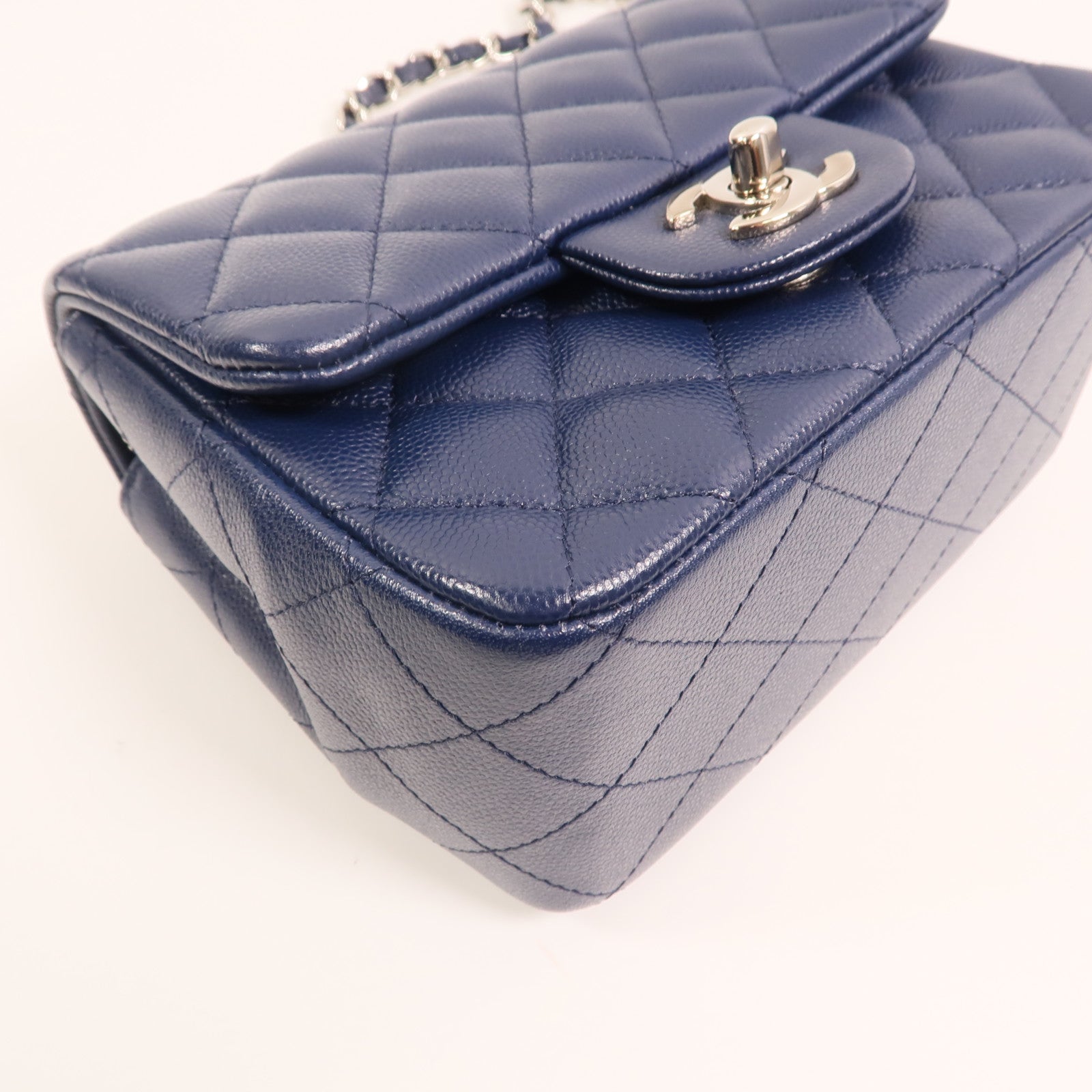 CHANEL 牛皮皮革Classic 17銀扣鏈帶肩背袋
