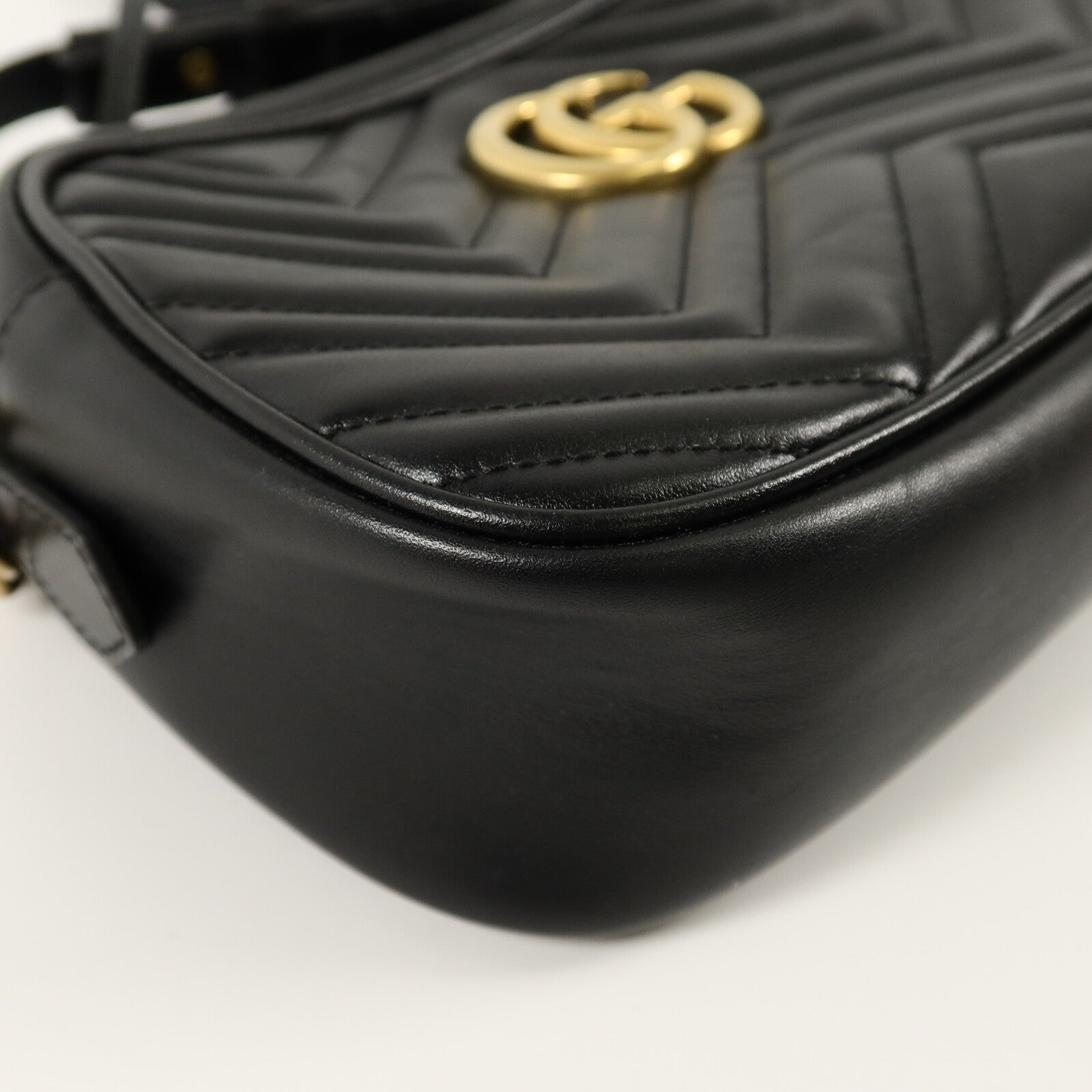 GUCCI 牛皮皮革GG Marmont肩背袋
