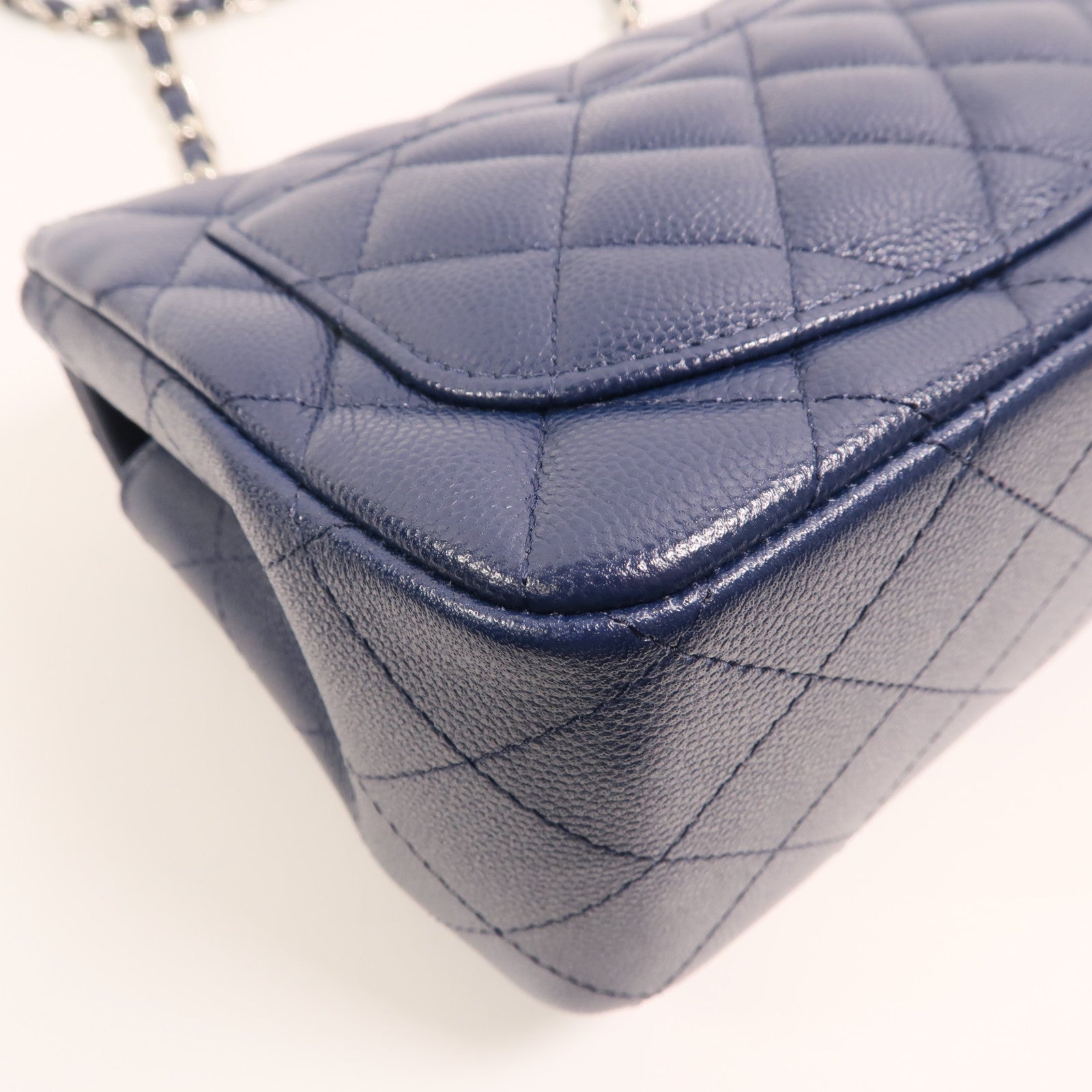 CHANEL 牛皮皮革Classic 17銀扣鏈帶肩背袋