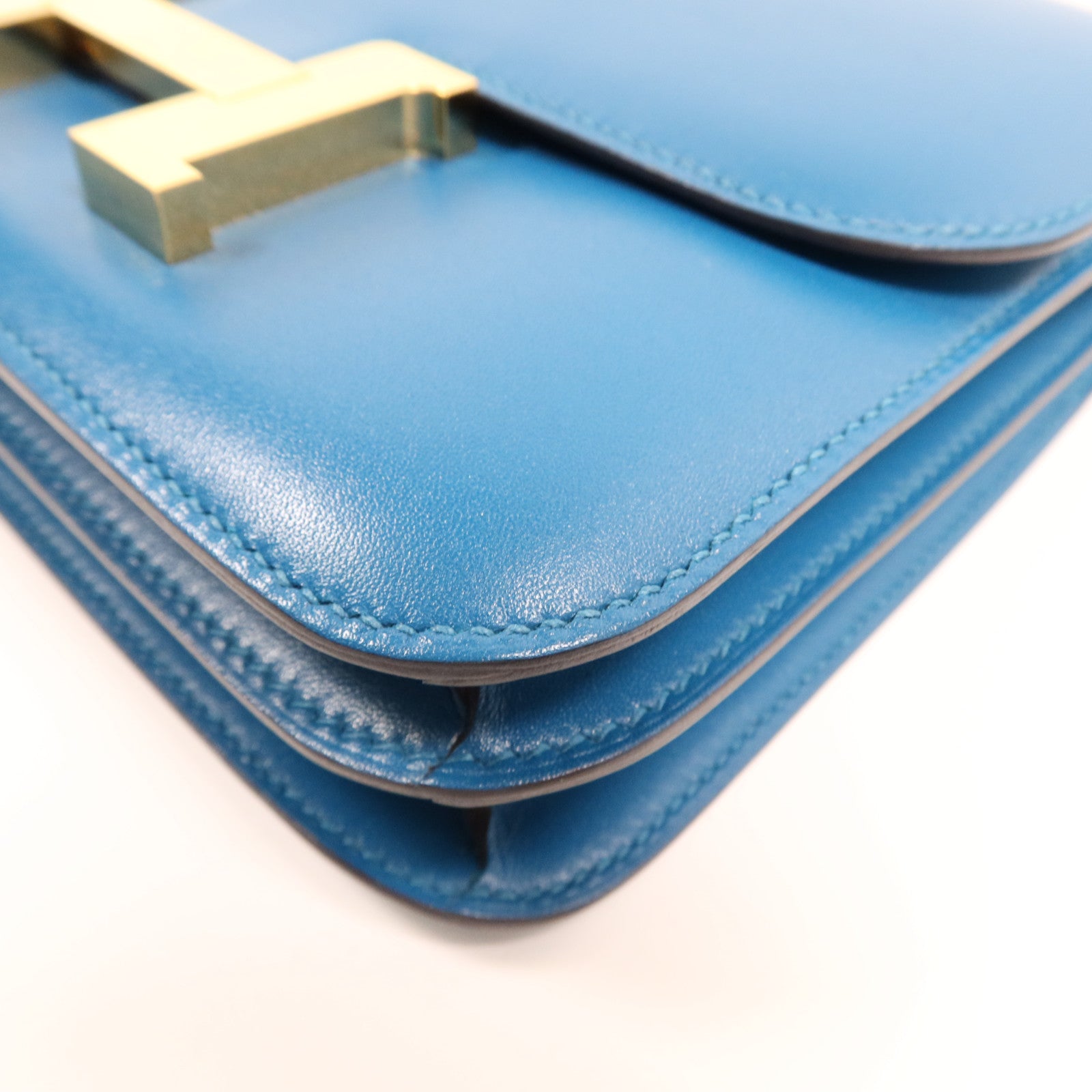 HERMES Tadelakt皮革Constance Mini金扣肩背袋Bleu Izmir