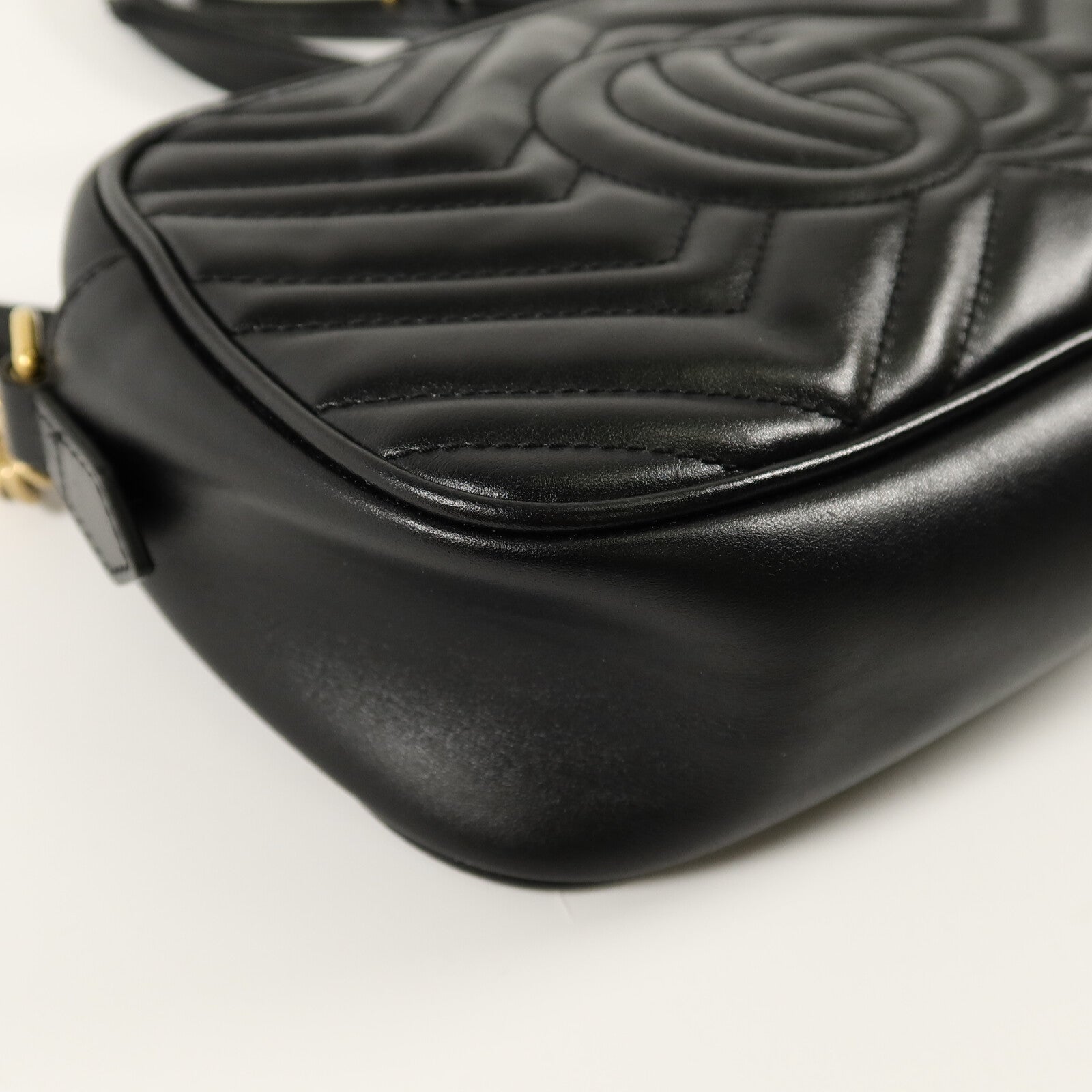 GUCCI 牛皮皮革GG Marmont肩背袋