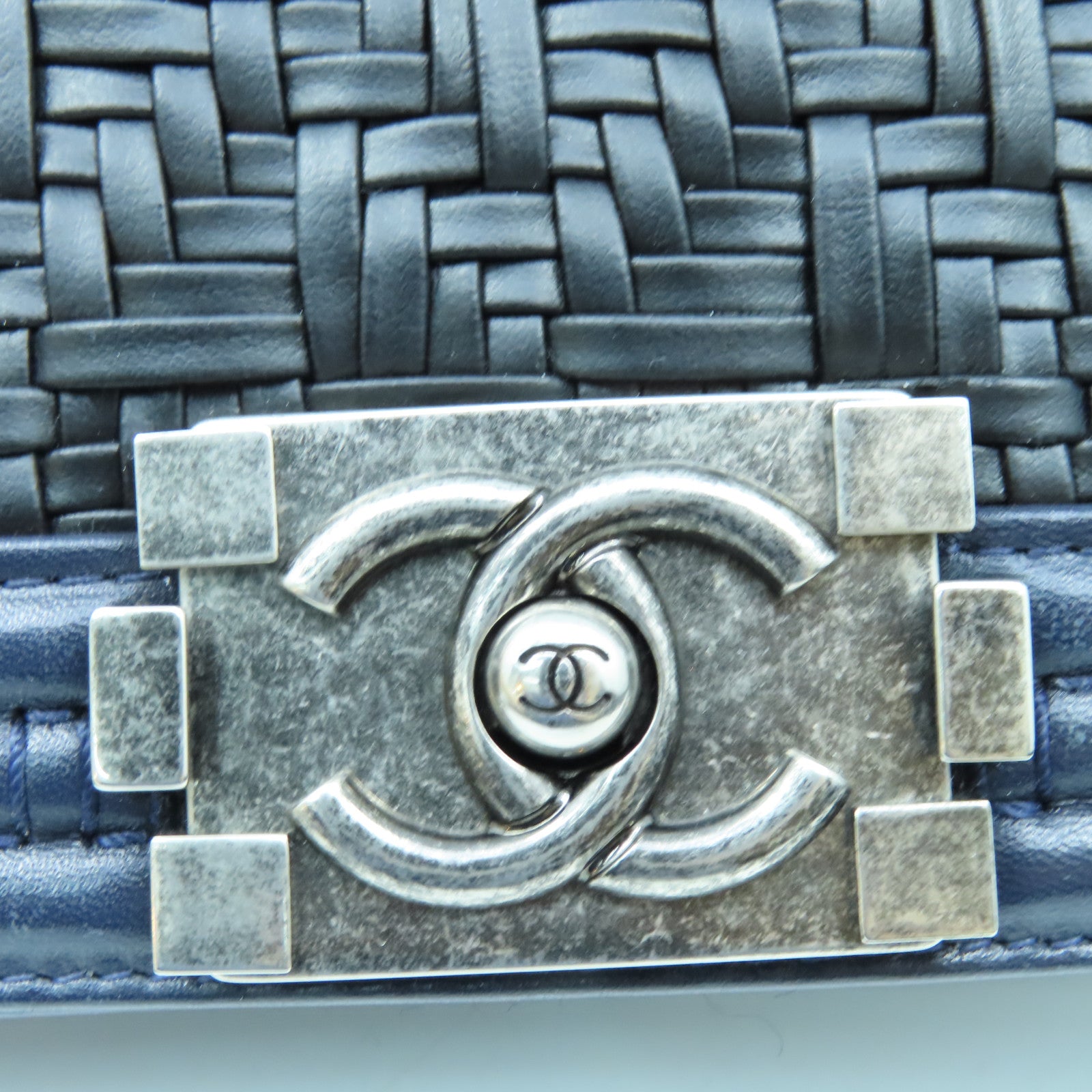 CHANEL 【清倉大減價】牛皮皮革Boy Chanel銀扣鏈帶肩背袋黑色藍色