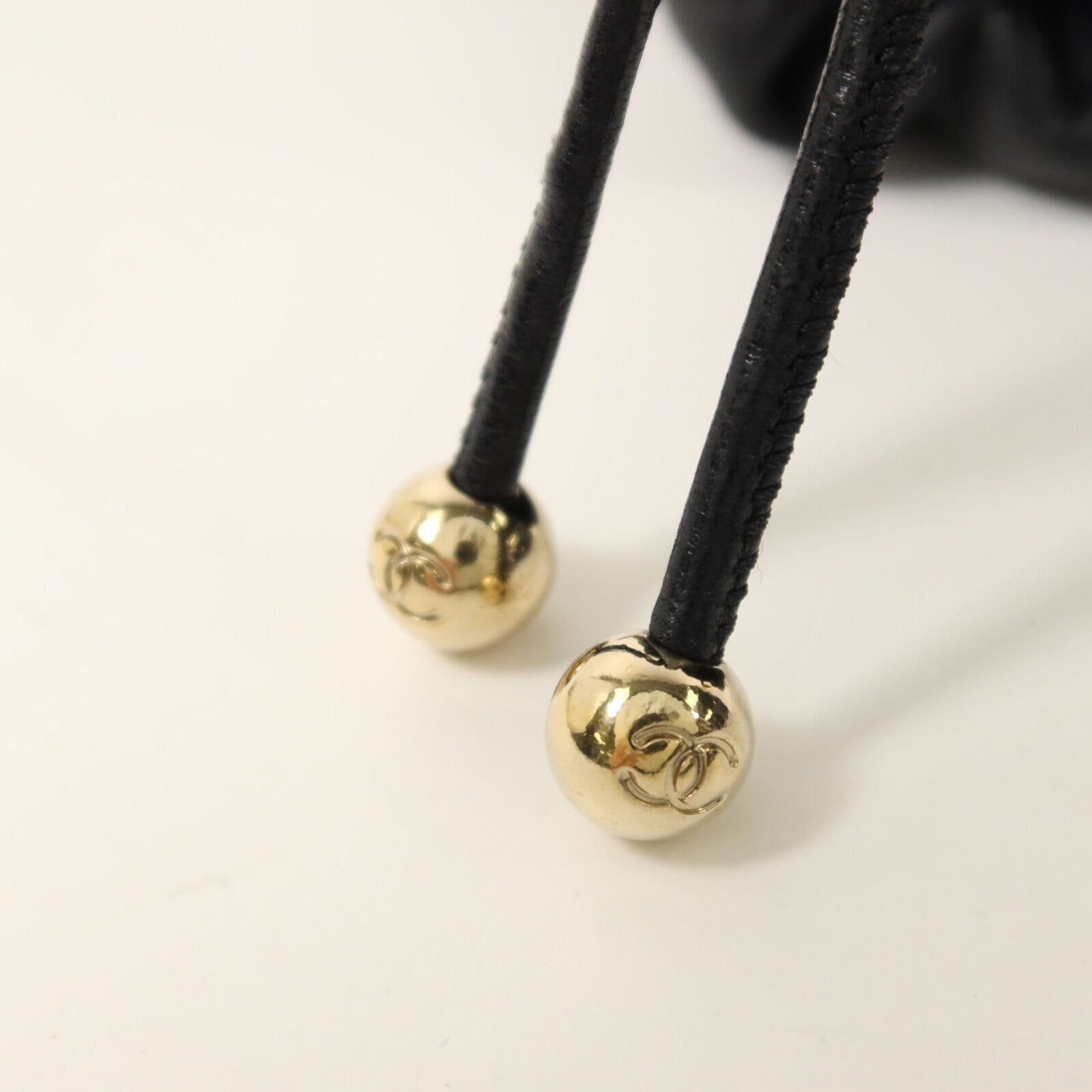 CHANEL 【激減優惠】羊皮皮革Bucket Bag金扣鏈帶肩背袋
