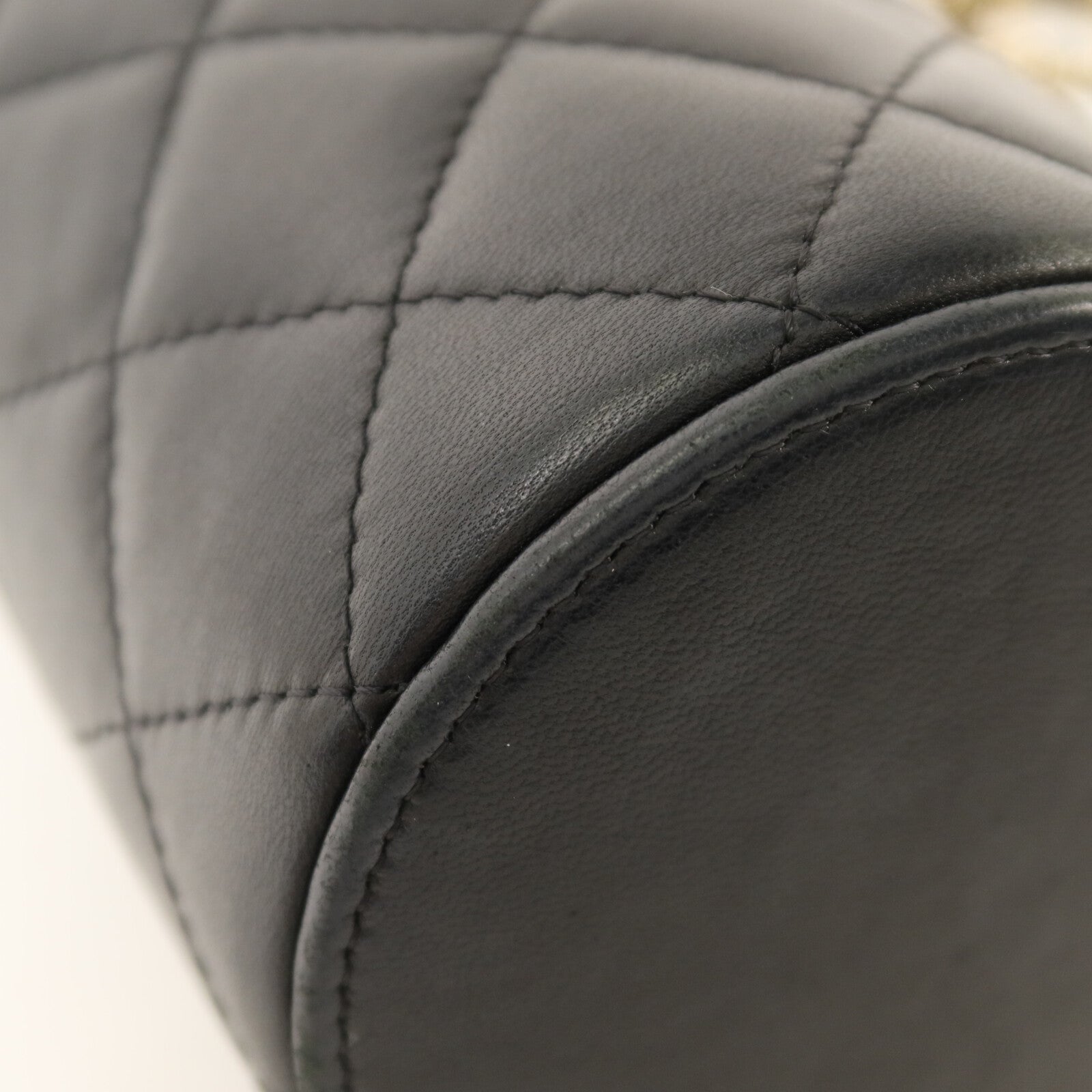 CHANEL 【激減優惠】羊皮皮革Bucket Bag金扣鏈帶肩背袋