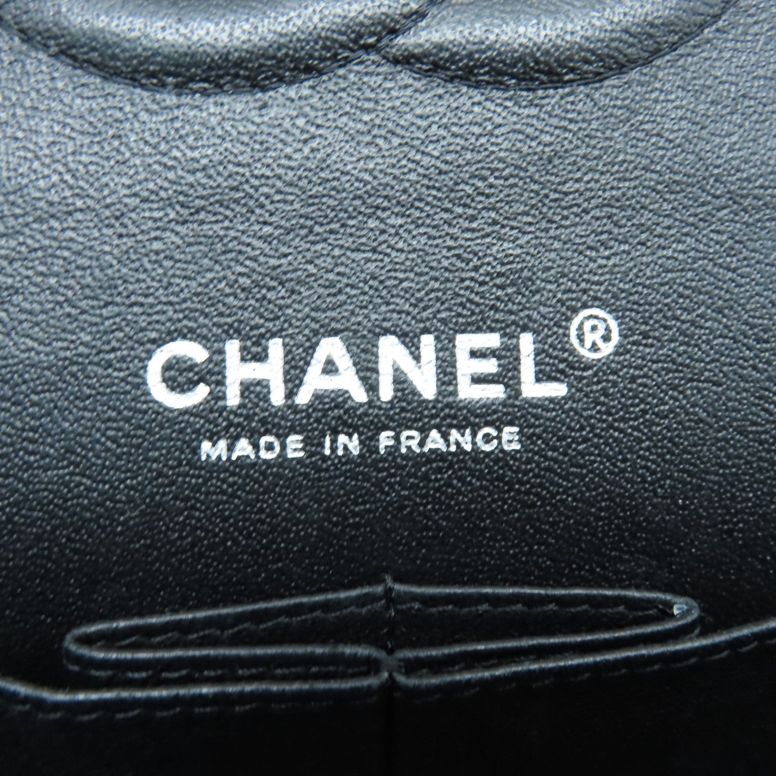 CHANEL 菱格漆皮皮革Classic 25cm银扣链带肩背袋黑色