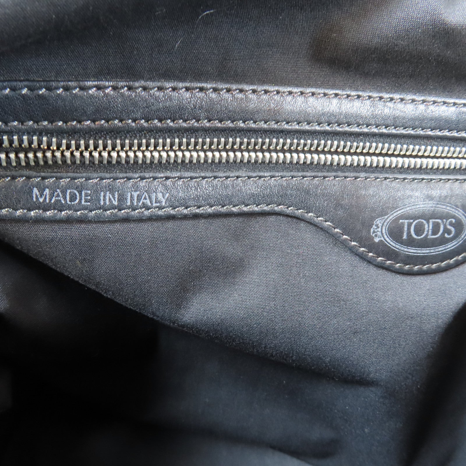 TOD’S 牛皮皮革Shoulder Bag銀扣肩背袋黑色