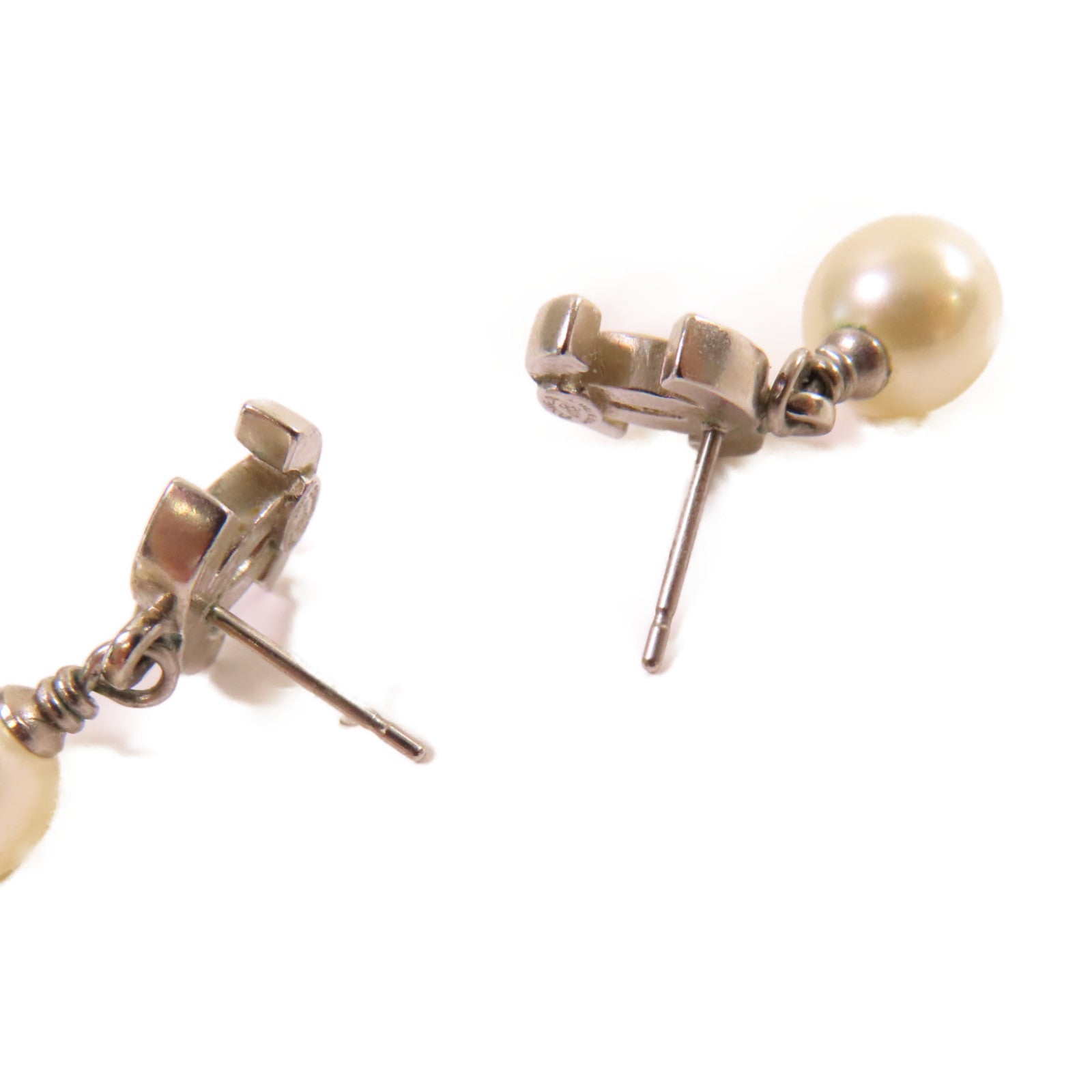 CHANEL 金屬/仿珍珠CC Drop Earrings耳環銀色/珍珠色