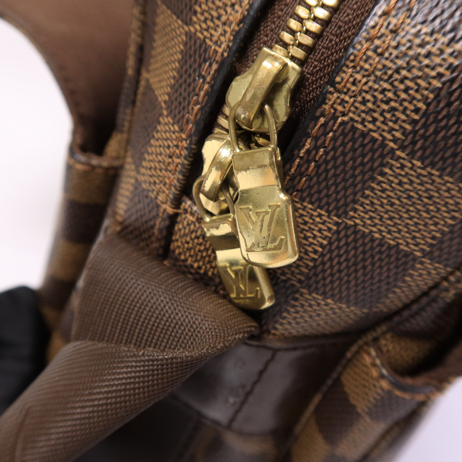 LOUIS VUITTON Damier Naviglio肩背袋