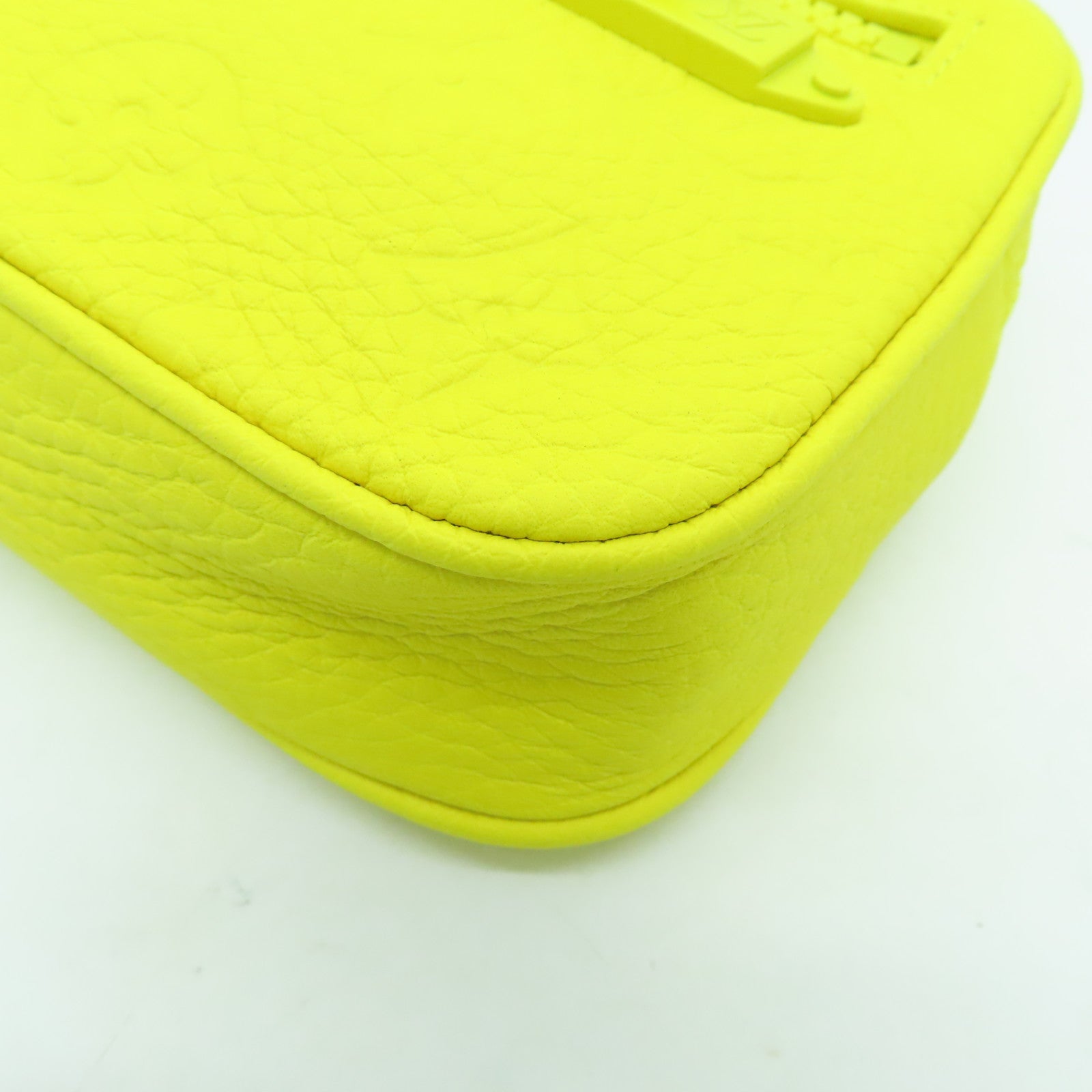 LOUIS VUITTON 【清倉大減價】Monogram Empreinte Pochette Volga Clutch銀扣手拿包黃色
