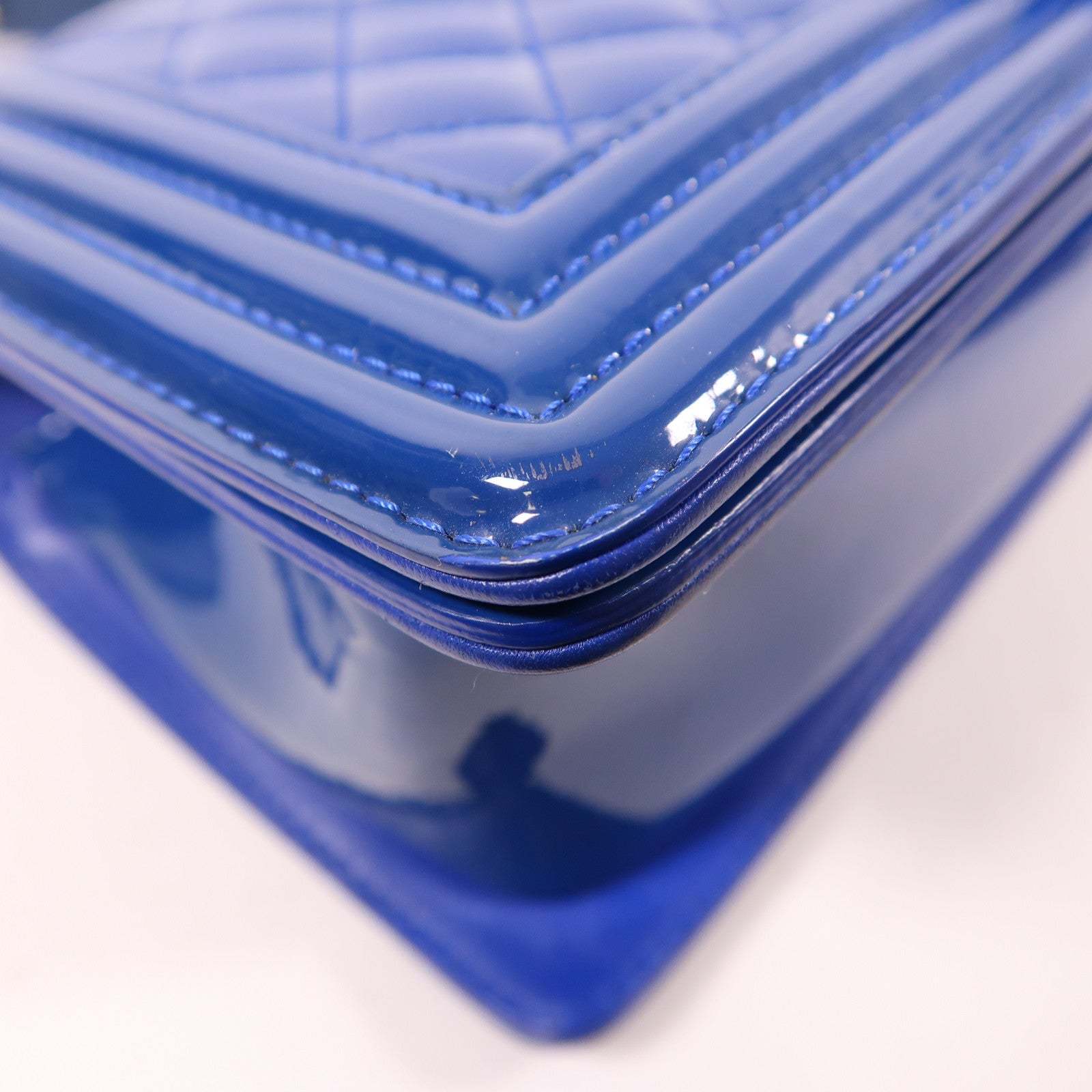 CHANEL 漆皮皮革Boy 25銀扣鏈帶肩背袋