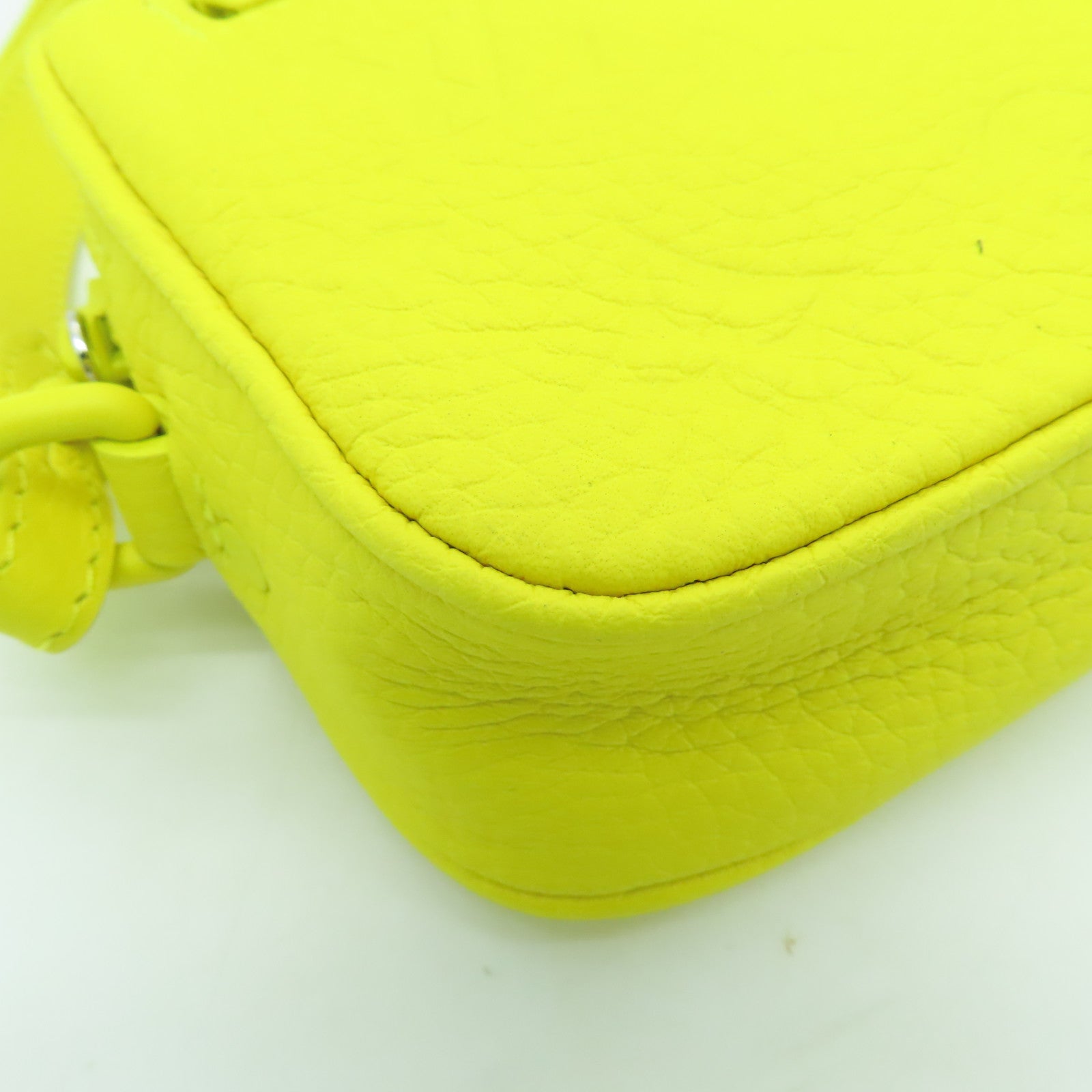 LOUIS VUITTON 【清倉大減價】Monogram Empreinte Pochette Volga Clutch銀扣手拿包黃色
