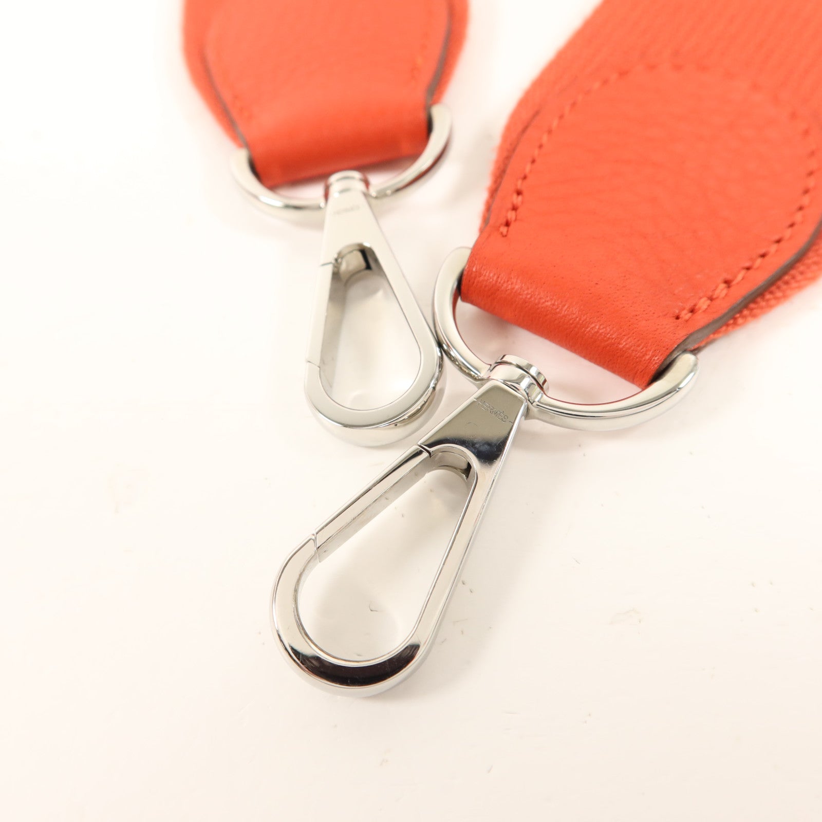 HERMES Clemence皮革Evelyne PM肩背袋Rouge Tomate
