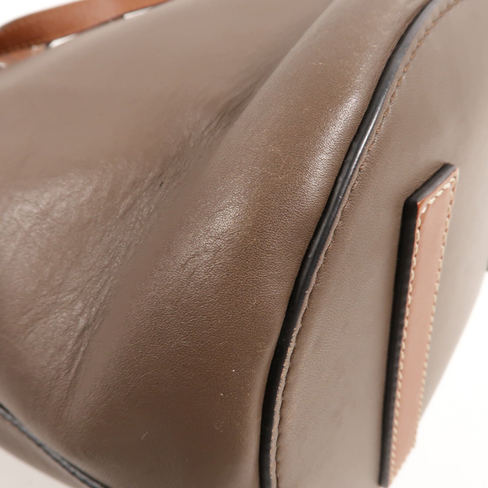 LOEWE 牛皮皮革Lazo Bucket肩背袋