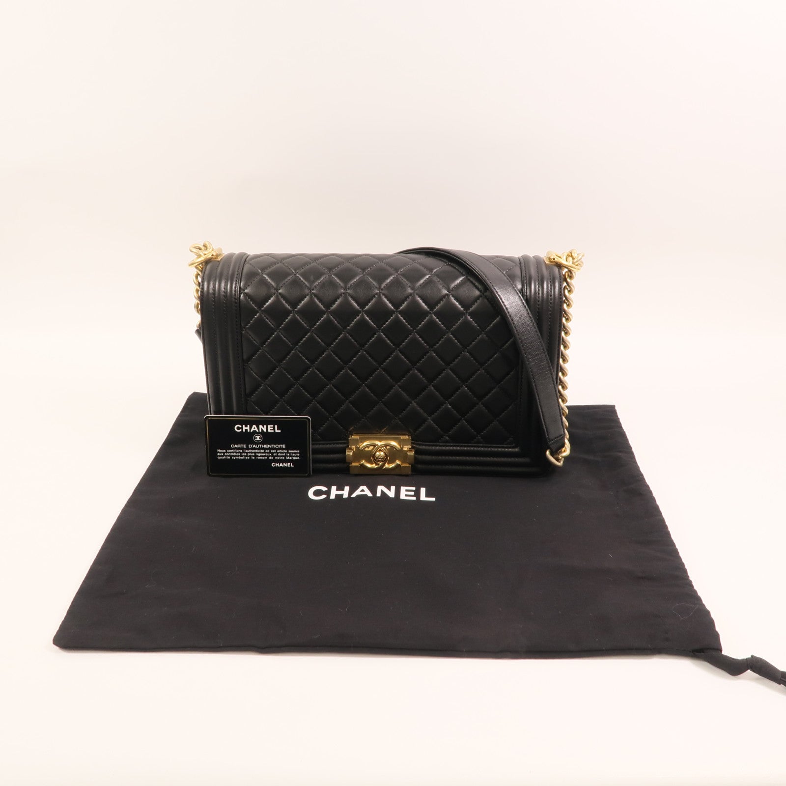 CHANEL 羊皮皮革Boy 28金扣鏈帶肩背袋
