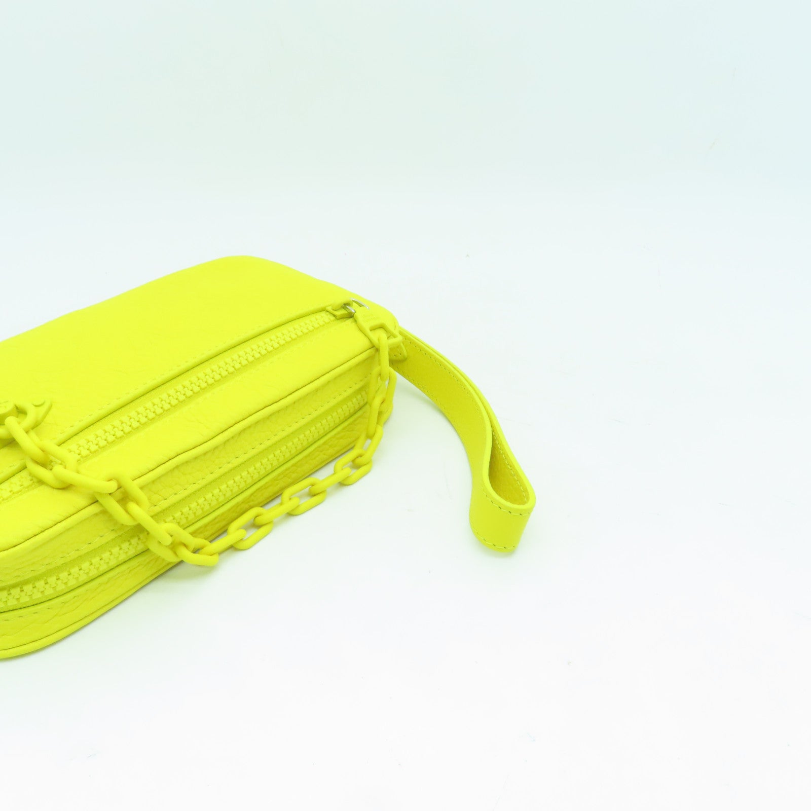 LOUIS VUITTON 【清倉大減價】Monogram Empreinte Pochette Volga Clutch銀扣手拿包黃色