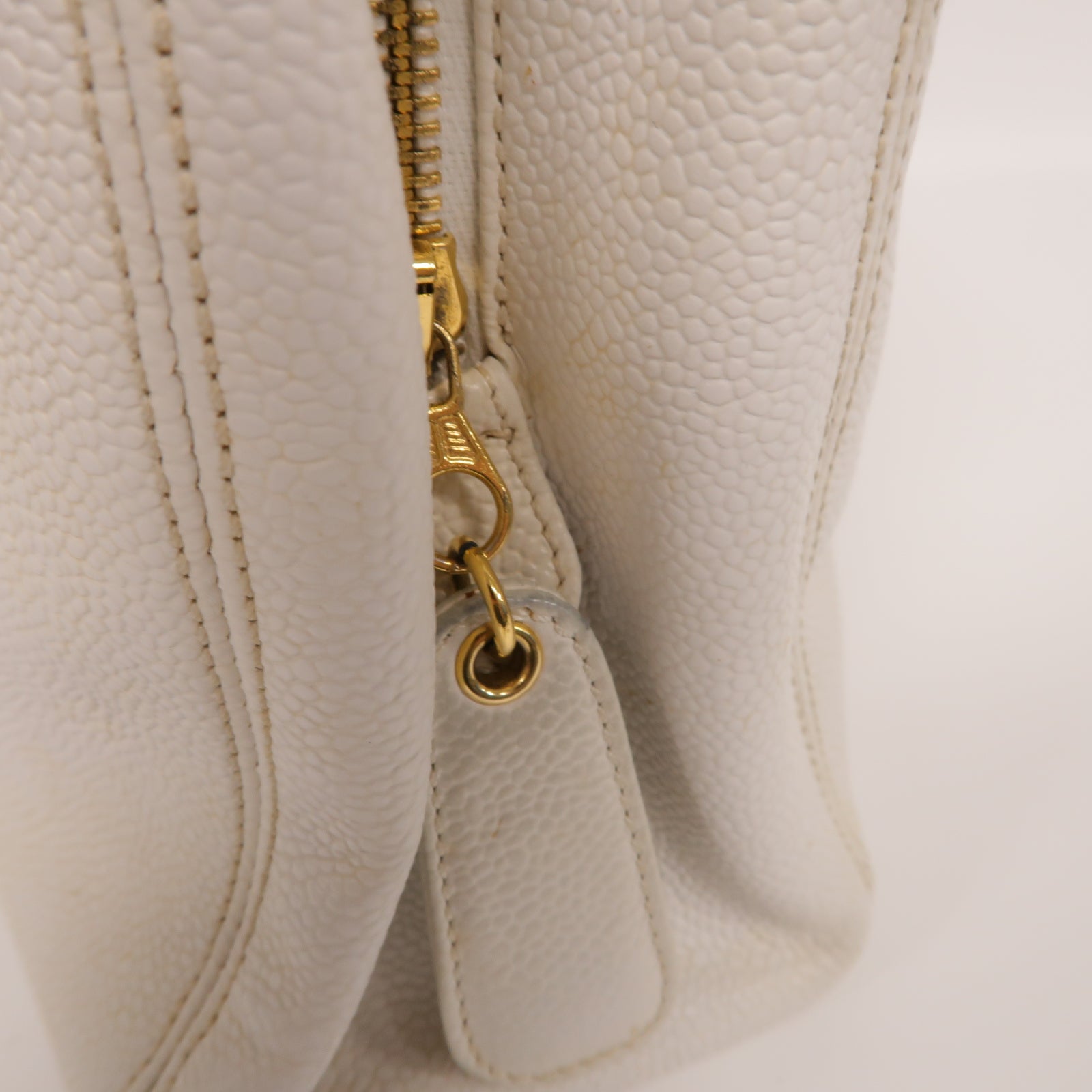 CHANEL **【激減優惠】Caviar皮革Handbag金扣手挽袋白色