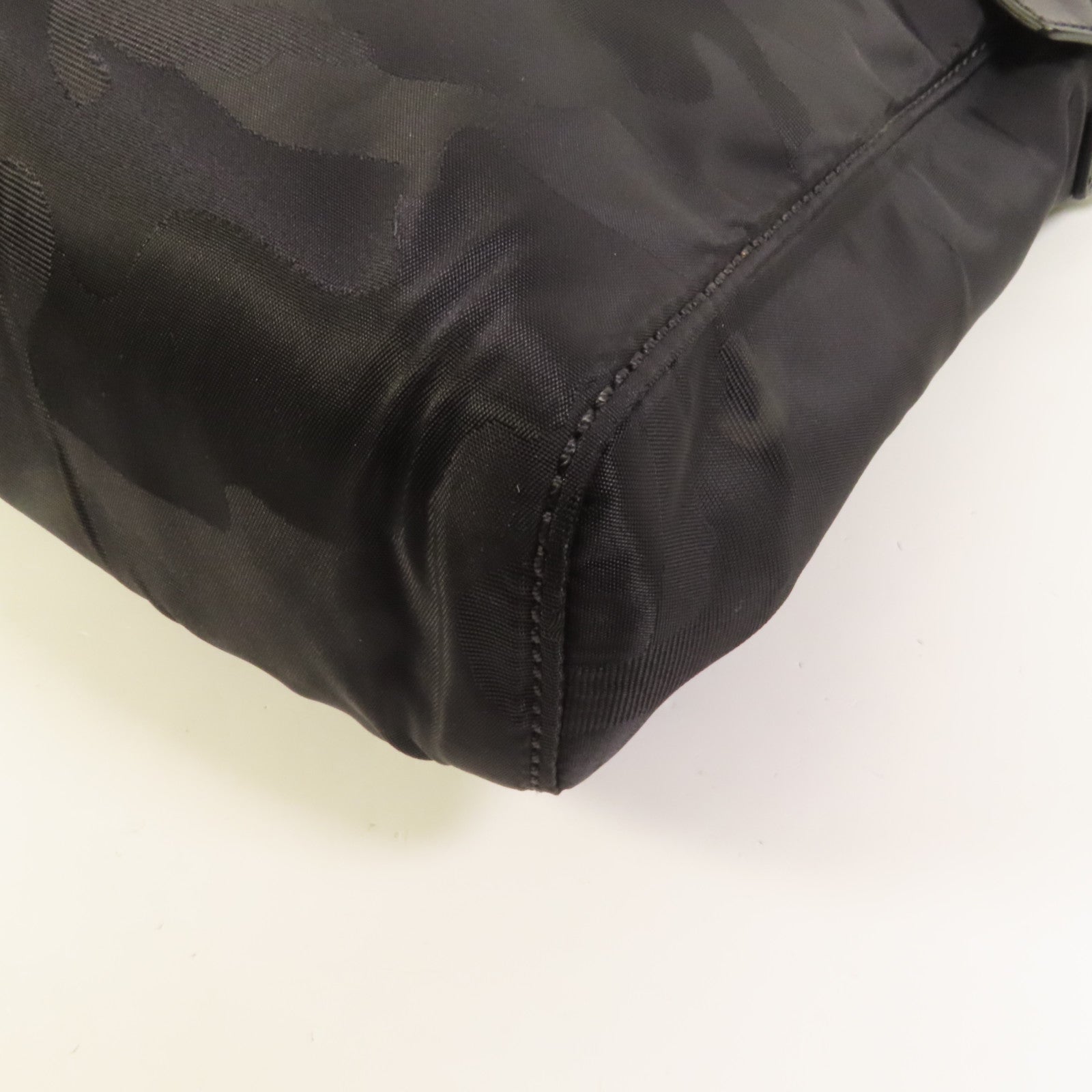 Valentino 尼龍Camouflafe Bricase手挽肩背兩用袋