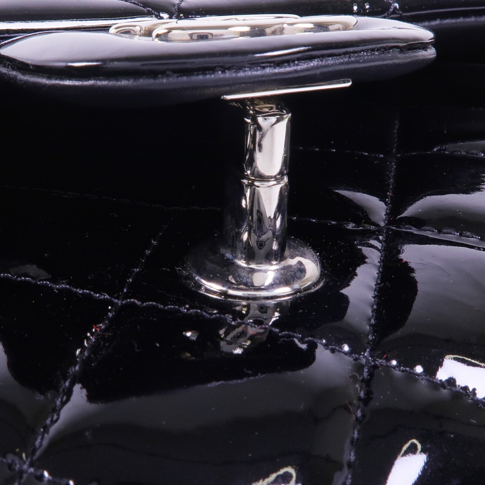 CHANEL 漆皮皮革Chain Shoulder Bag銀扣鏈帶肩背袋