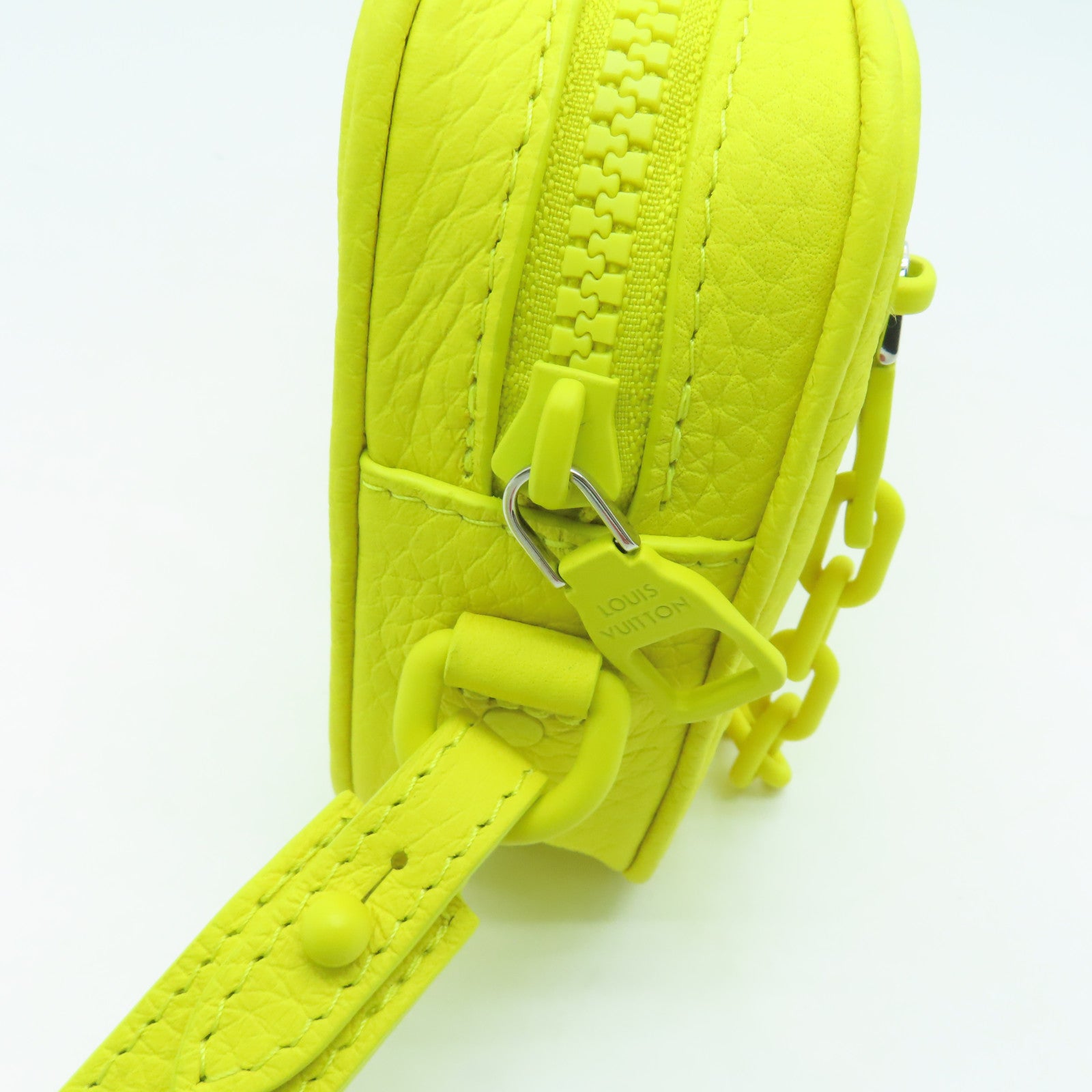 LOUIS VUITTON 【清倉大減價】Monogram Empreinte Pochette Volga Clutch銀扣手拿包黃色