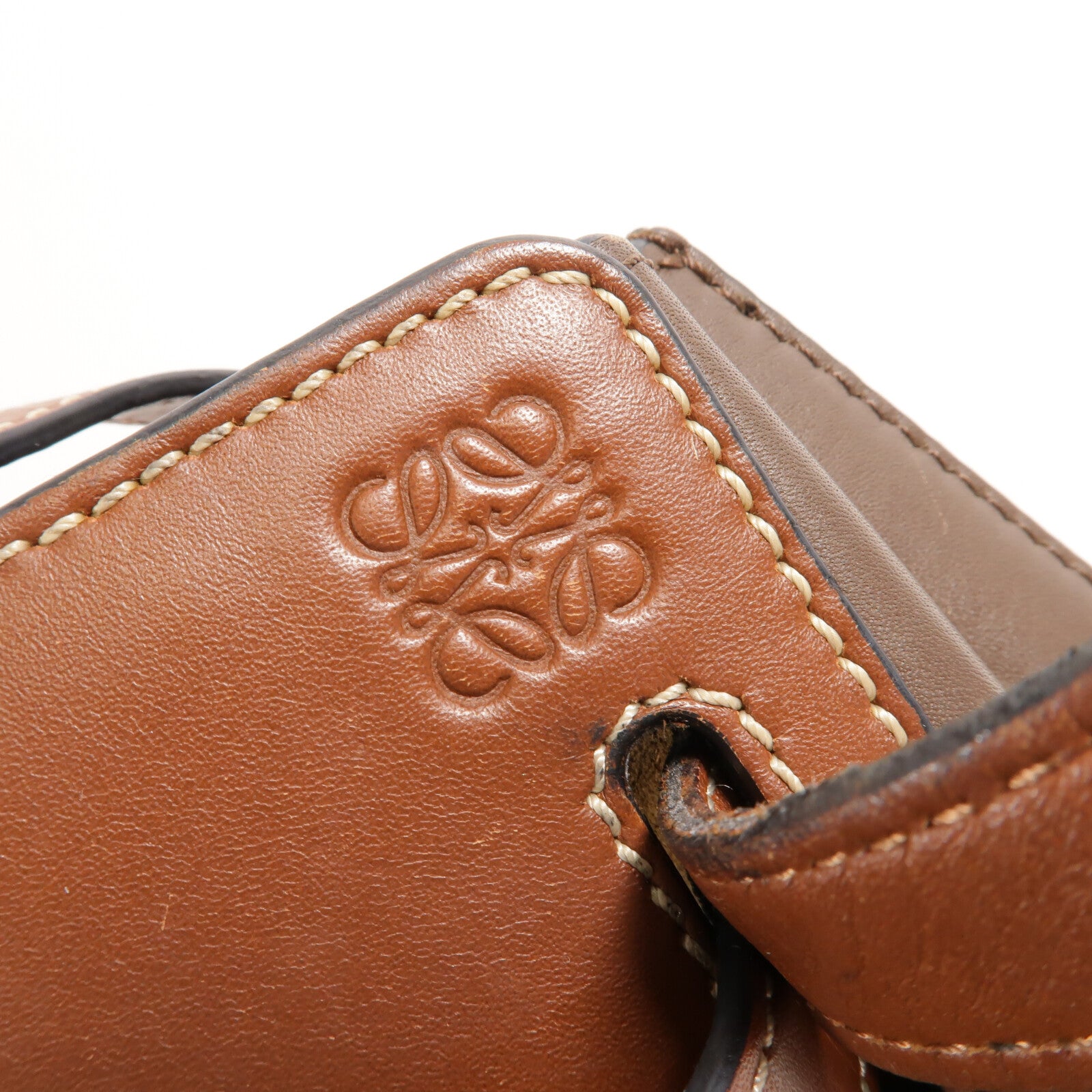 LOEWE 牛皮皮革Lazo Bucket肩背袋