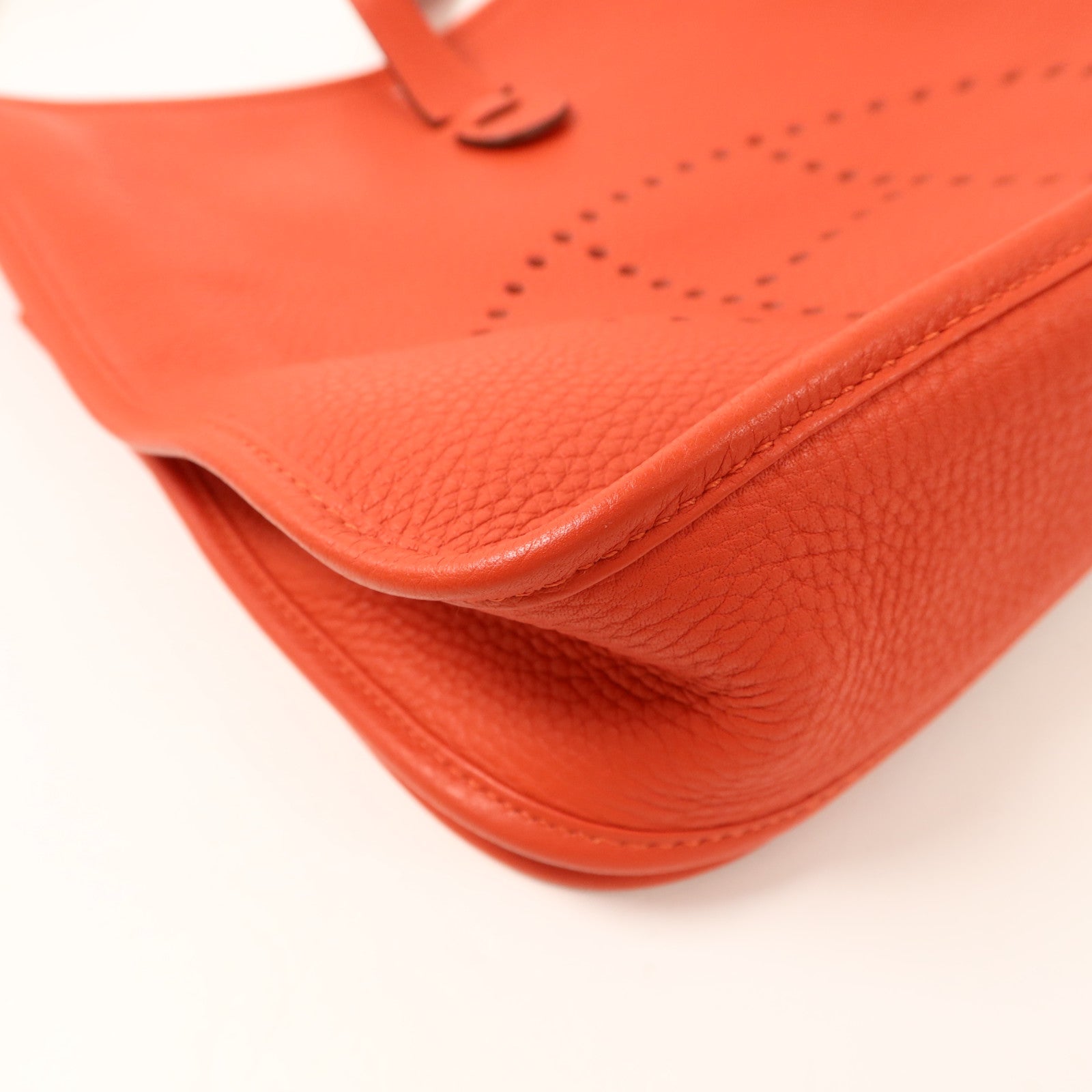 HERMES Clemence皮革Evelyne PM肩背袋Rouge Tomate