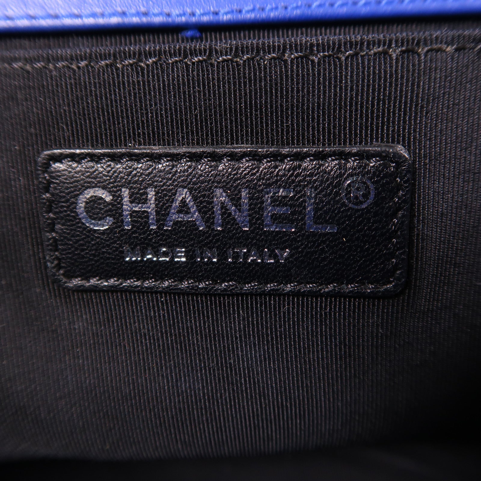 CHANEL 漆皮皮革Boy 25銀扣鏈帶肩背袋