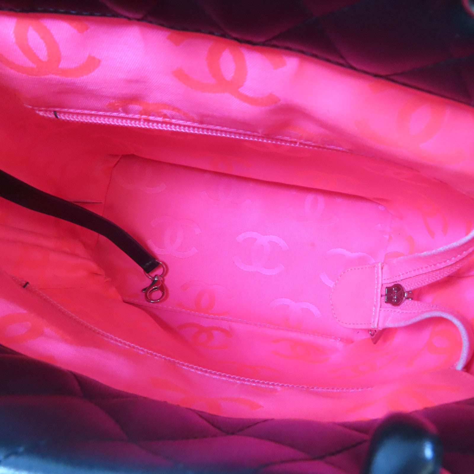 CHANEL 菱格牛皮皮革Cambon Tote銀扣手挽袋黑色