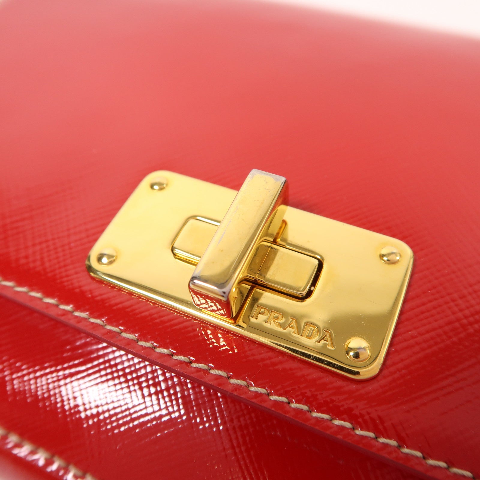 PRADA Saffiano Vernice Shoulder Bag金扣肩背袋