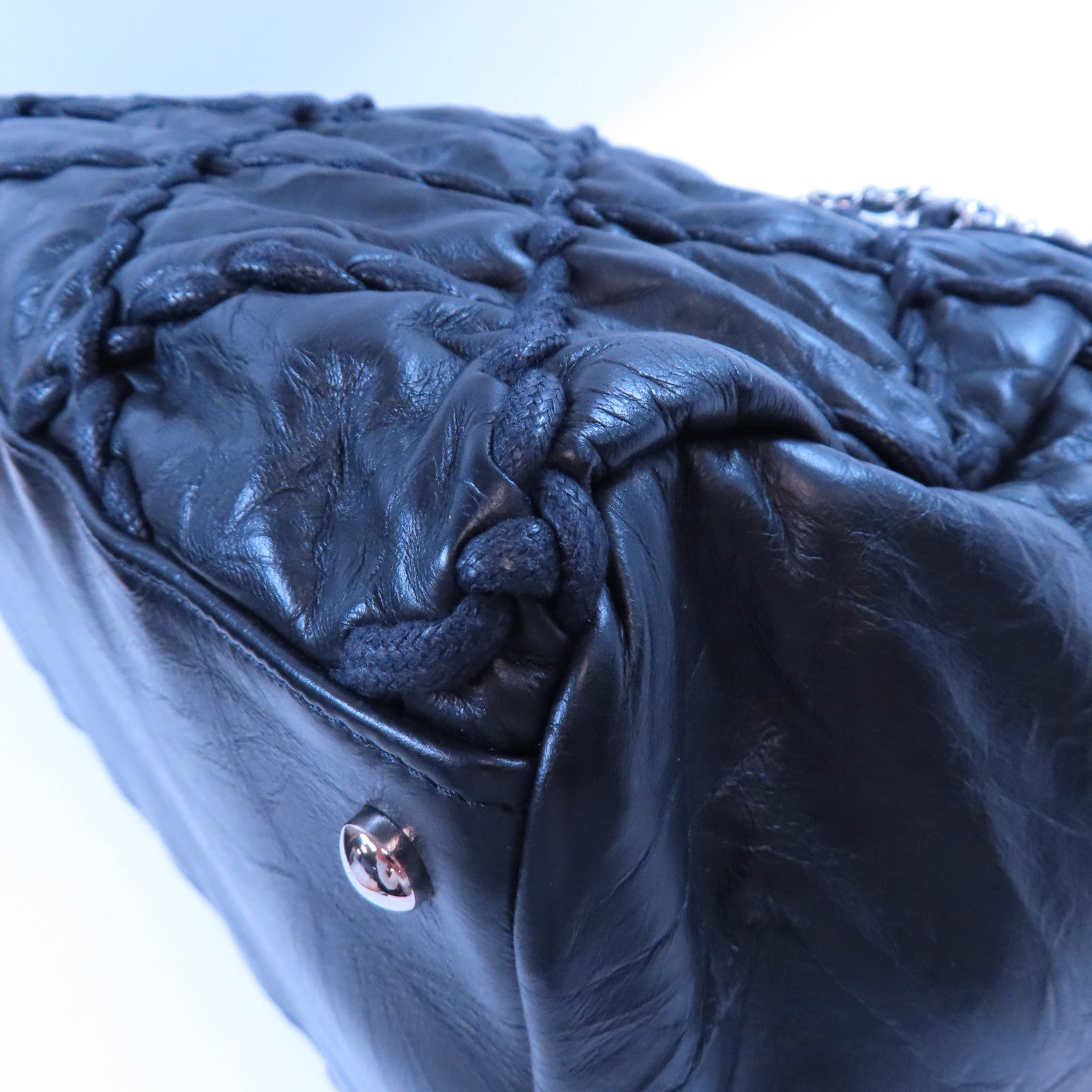 CHANEL 牛皮皮革Shoulder Bag金扣鏈帶肩背袋黑色