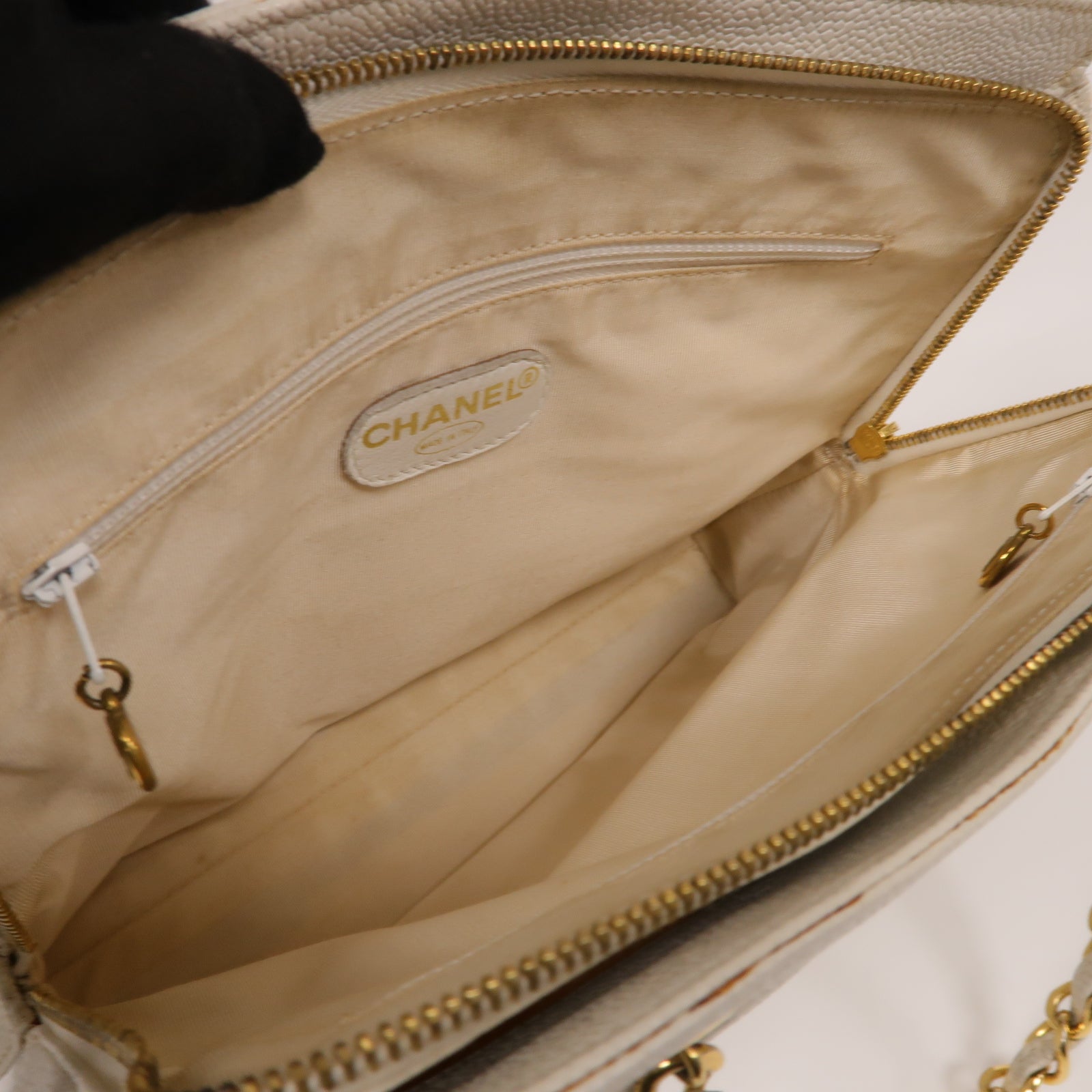 CHANEL **【激減優惠】Caviar皮革Handbag金扣手挽袋白色