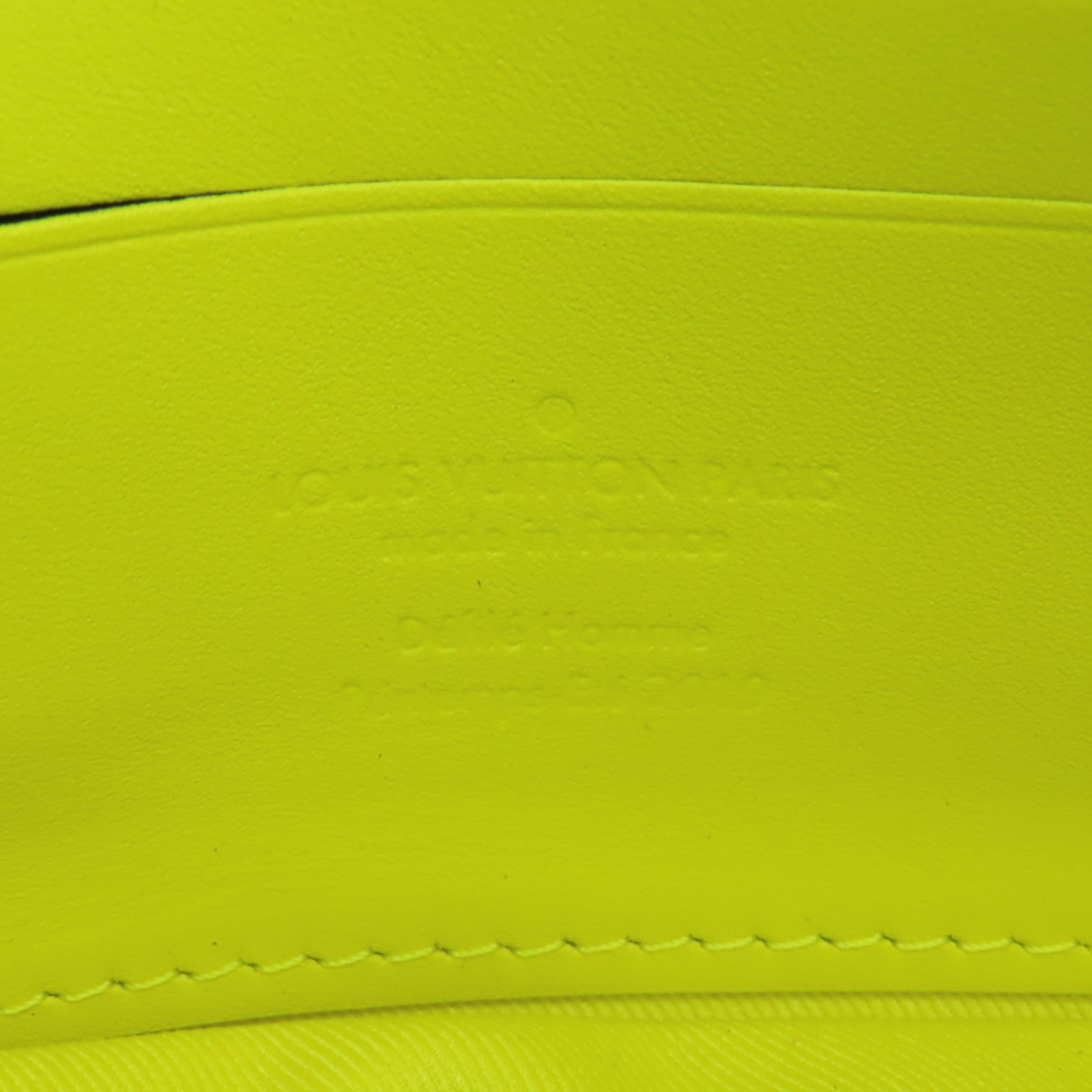 LOUIS VUITTON 【清倉大減價】Monogram Empreinte Pochette Volga Clutch銀扣手拿包黃色